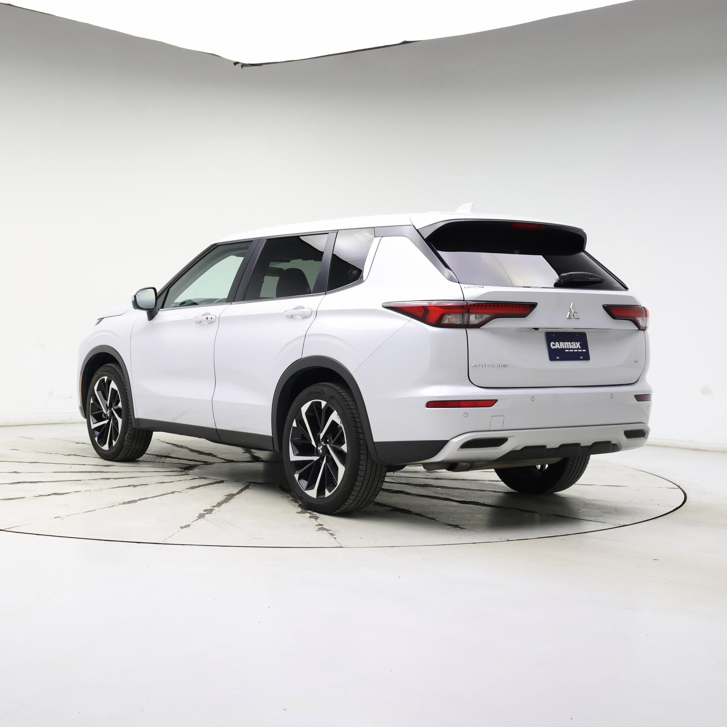 Thumbnail: 2024 Mitsubishi Outlander - 2