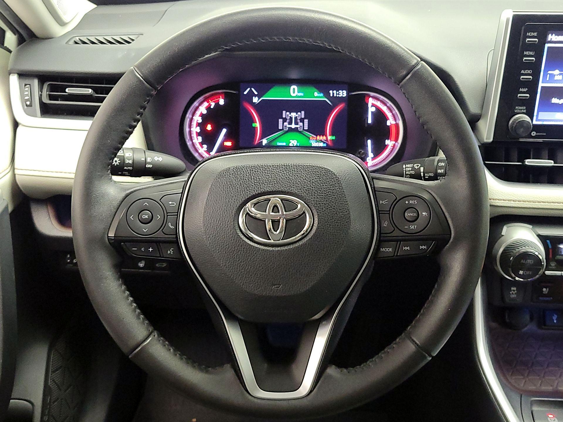 Thumbnail: 2021 Toyota RAV4 - 10