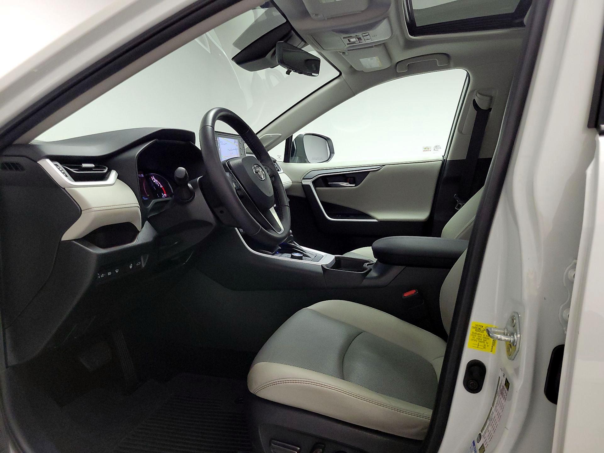 Thumbnail: 2021 Toyota RAV4 - 11