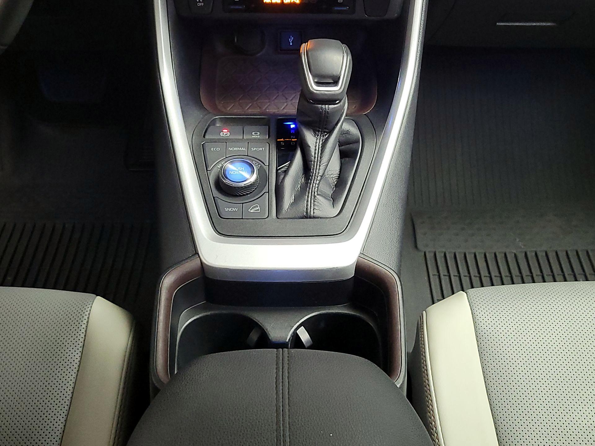 Thumbnail: 2021 Toyota RAV4 - 18