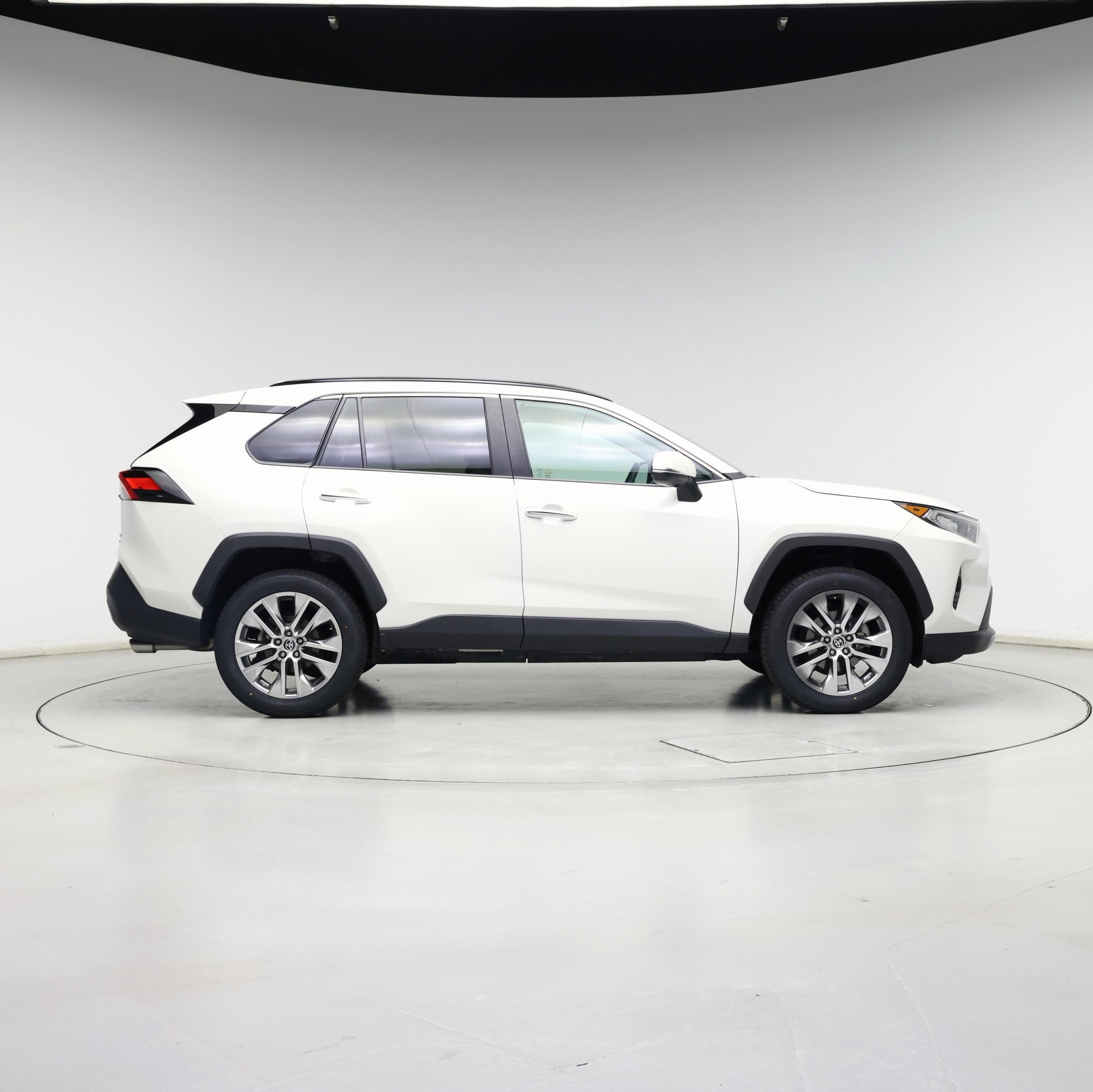 Thumbnail: 2021 Toyota RAV4 - 7
