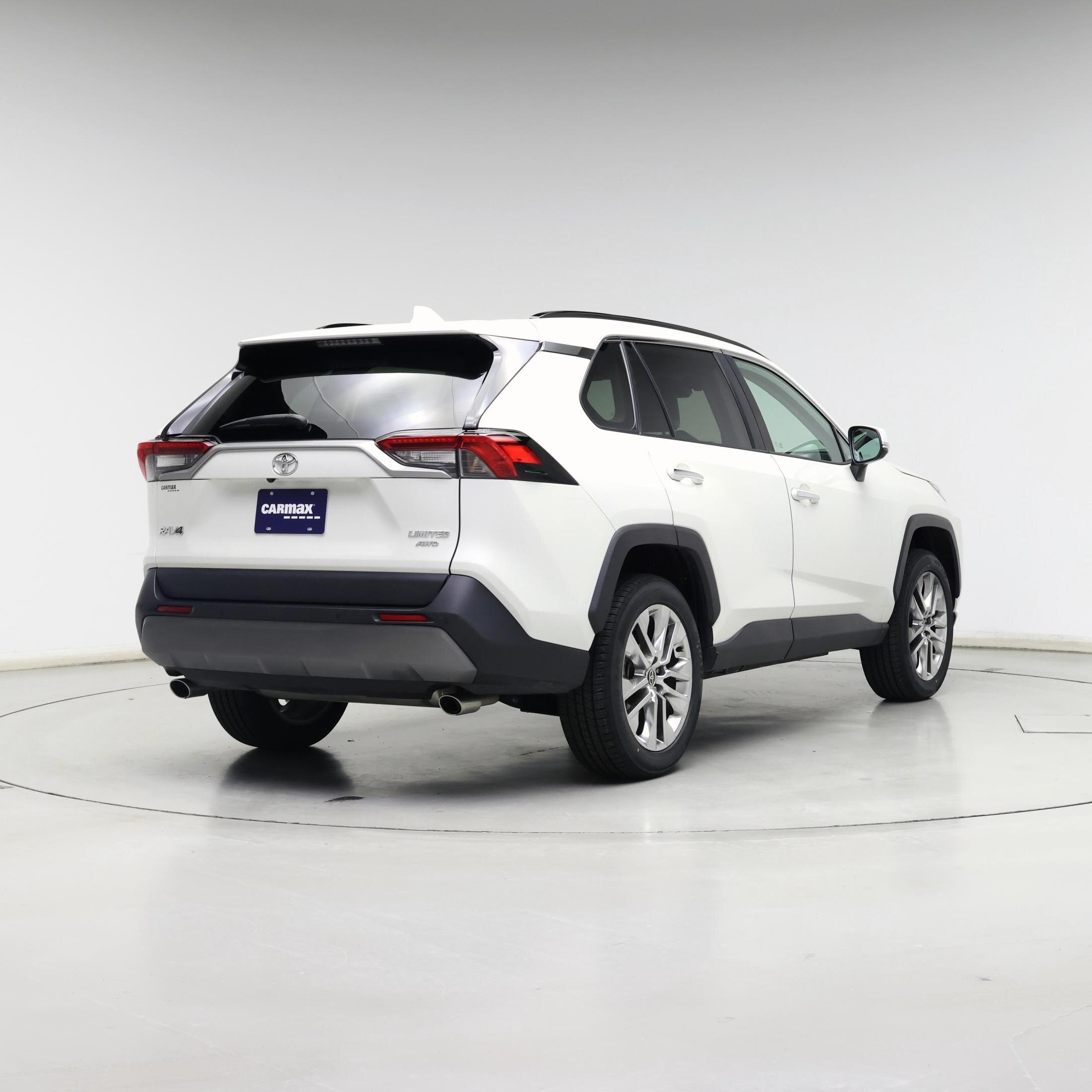 Thumbnail: 2021 Toyota RAV4 - 8