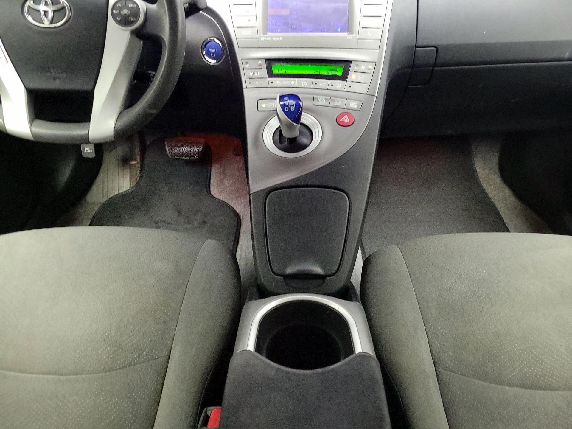 Thumbnail: 2014 Toyota Prius - 18