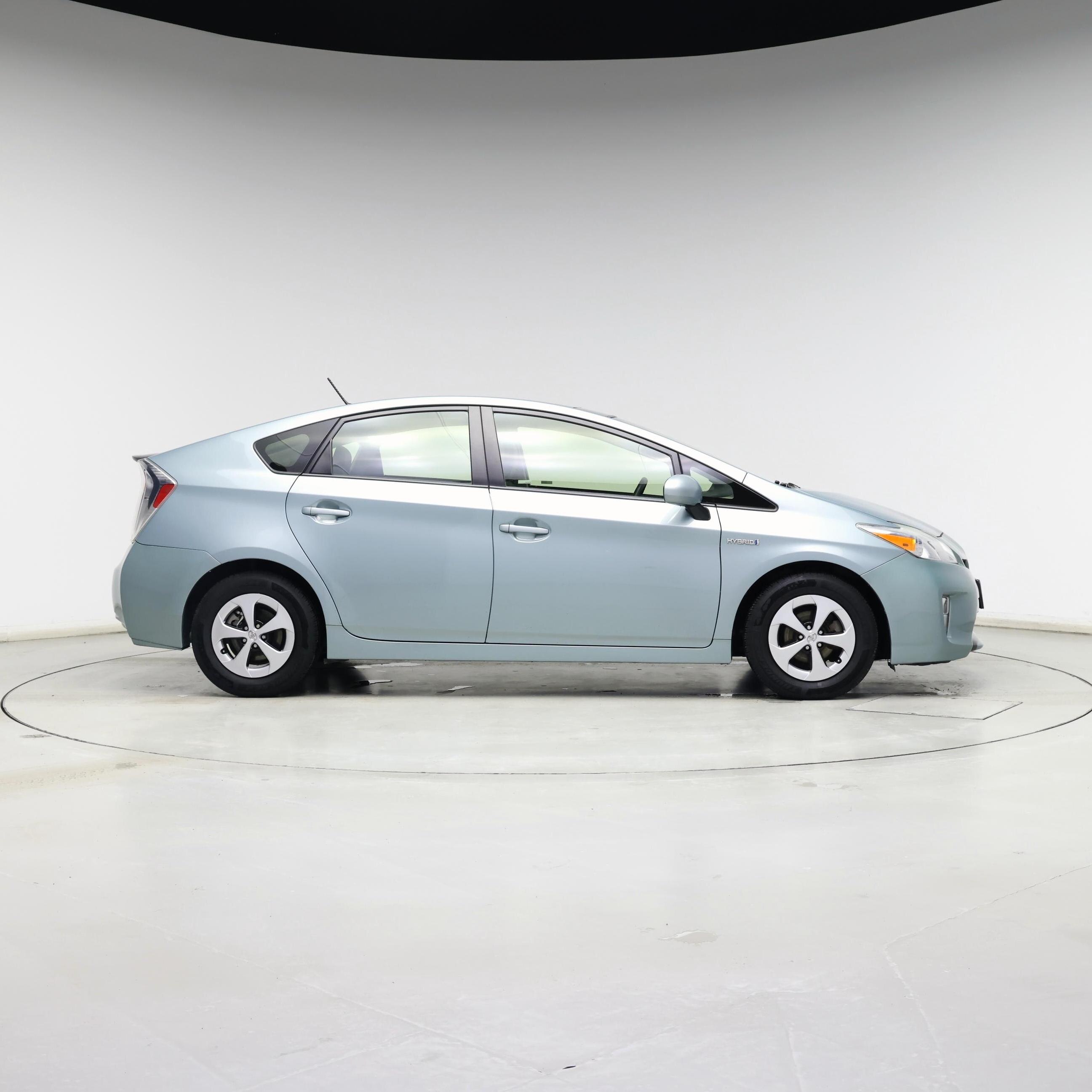 Thumbnail: 2014 Toyota Prius - 7