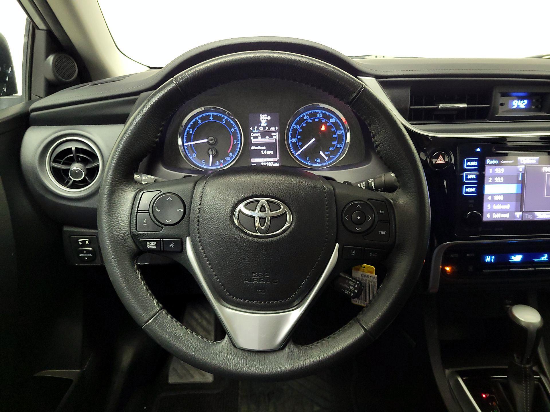 Thumbnail: 2017 Toyota Corolla - 10