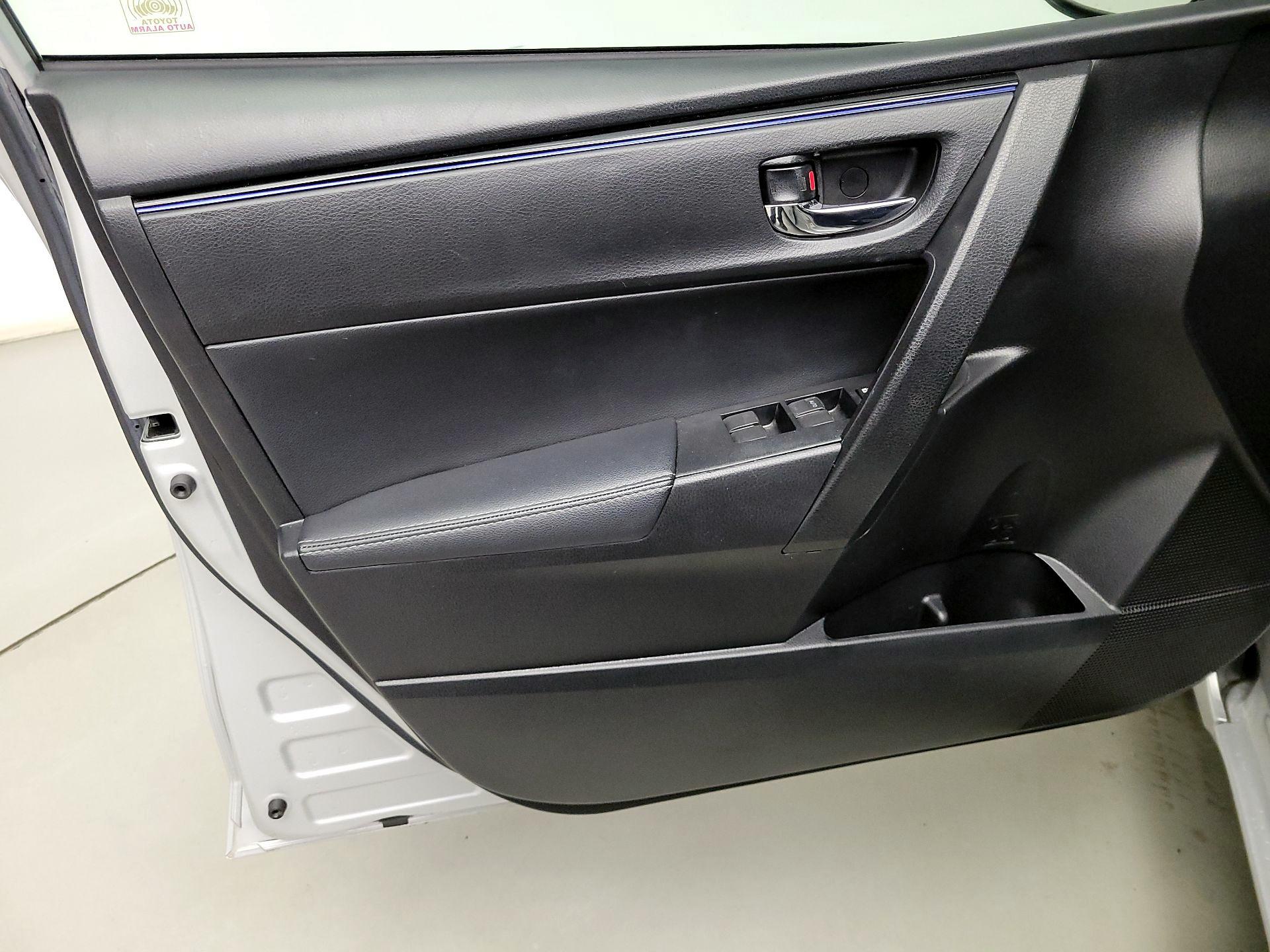 Thumbnail: 2017 Toyota Corolla - 12