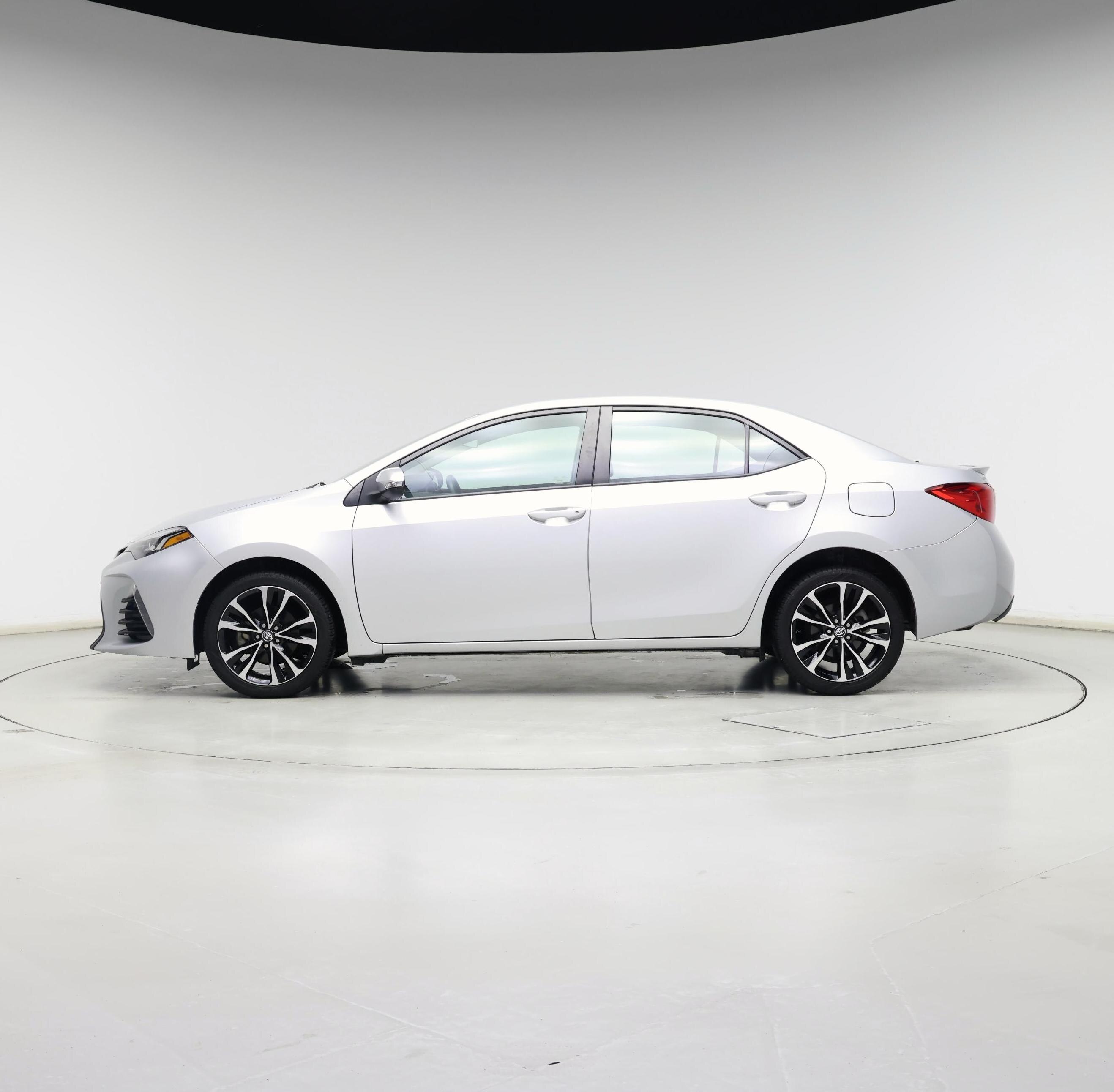 Thumbnail: 2017 Toyota Corolla - 3