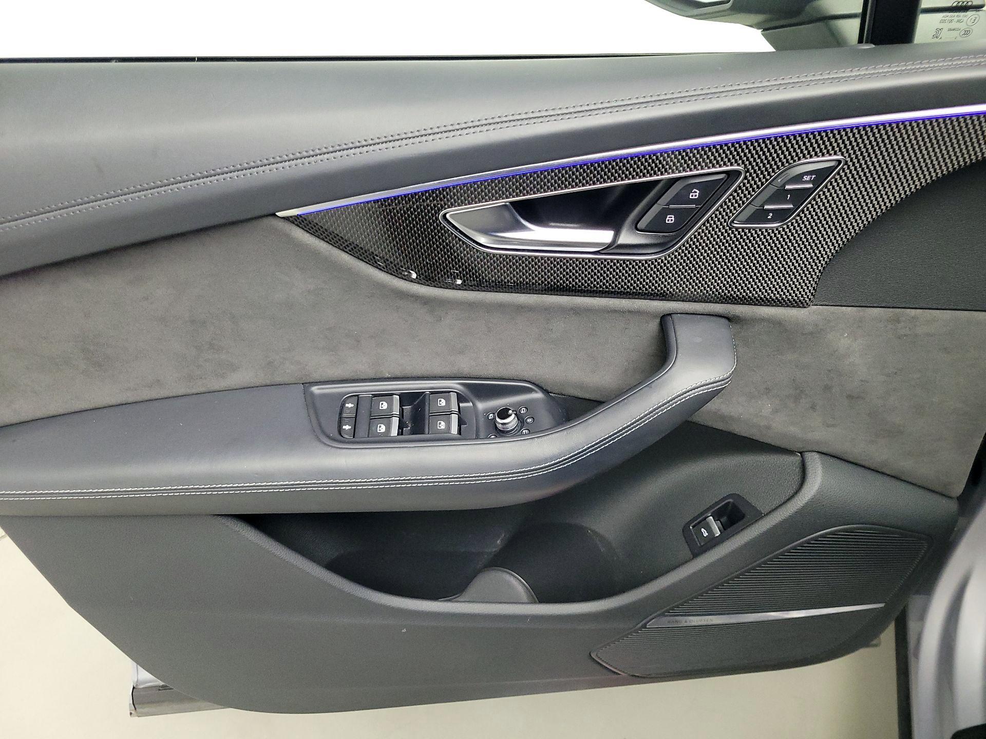 Thumbnail: 2021 Audi SQ7 - 12