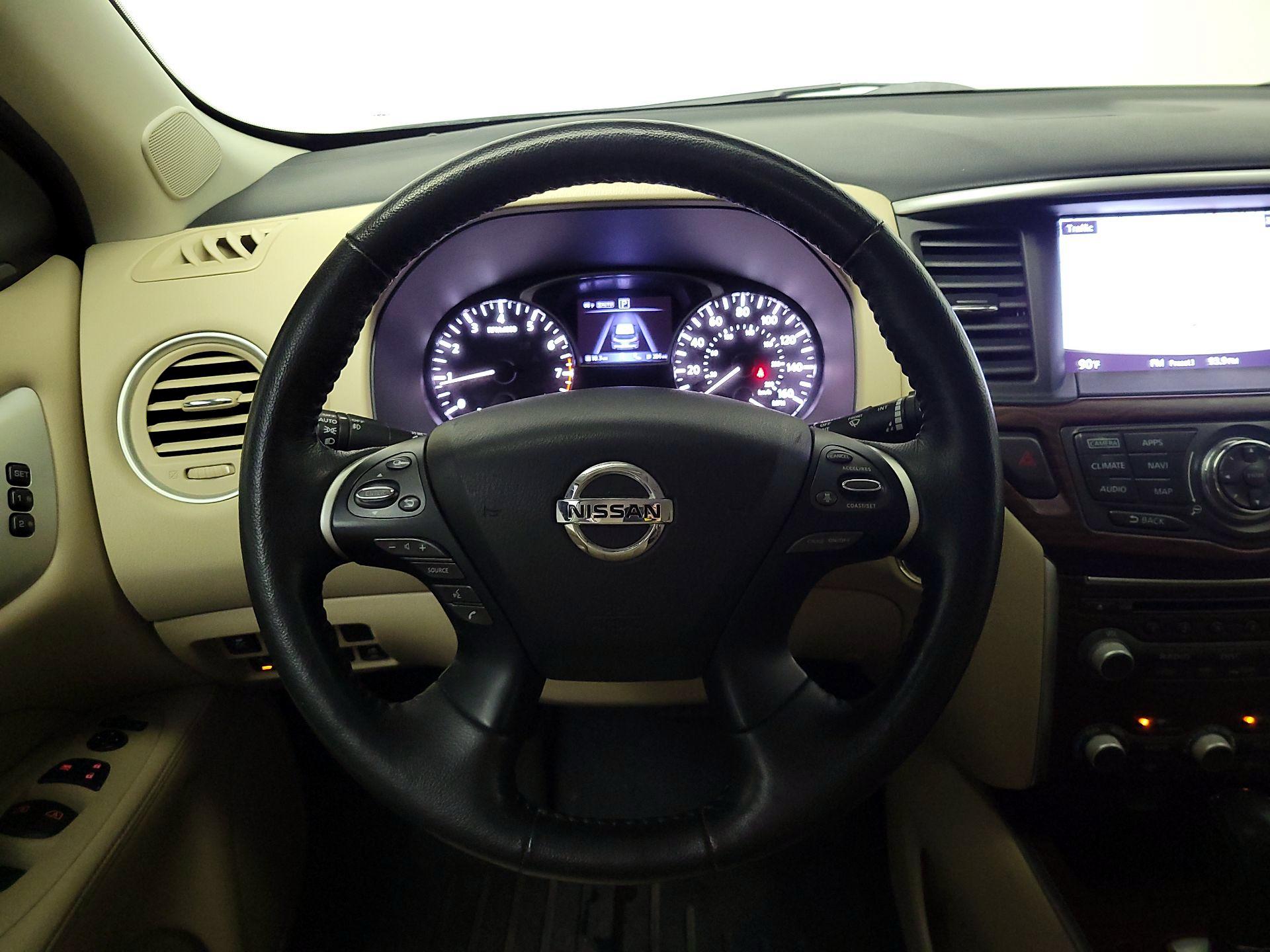 Thumbnail: 2020 Nissan Pathfinder - 10