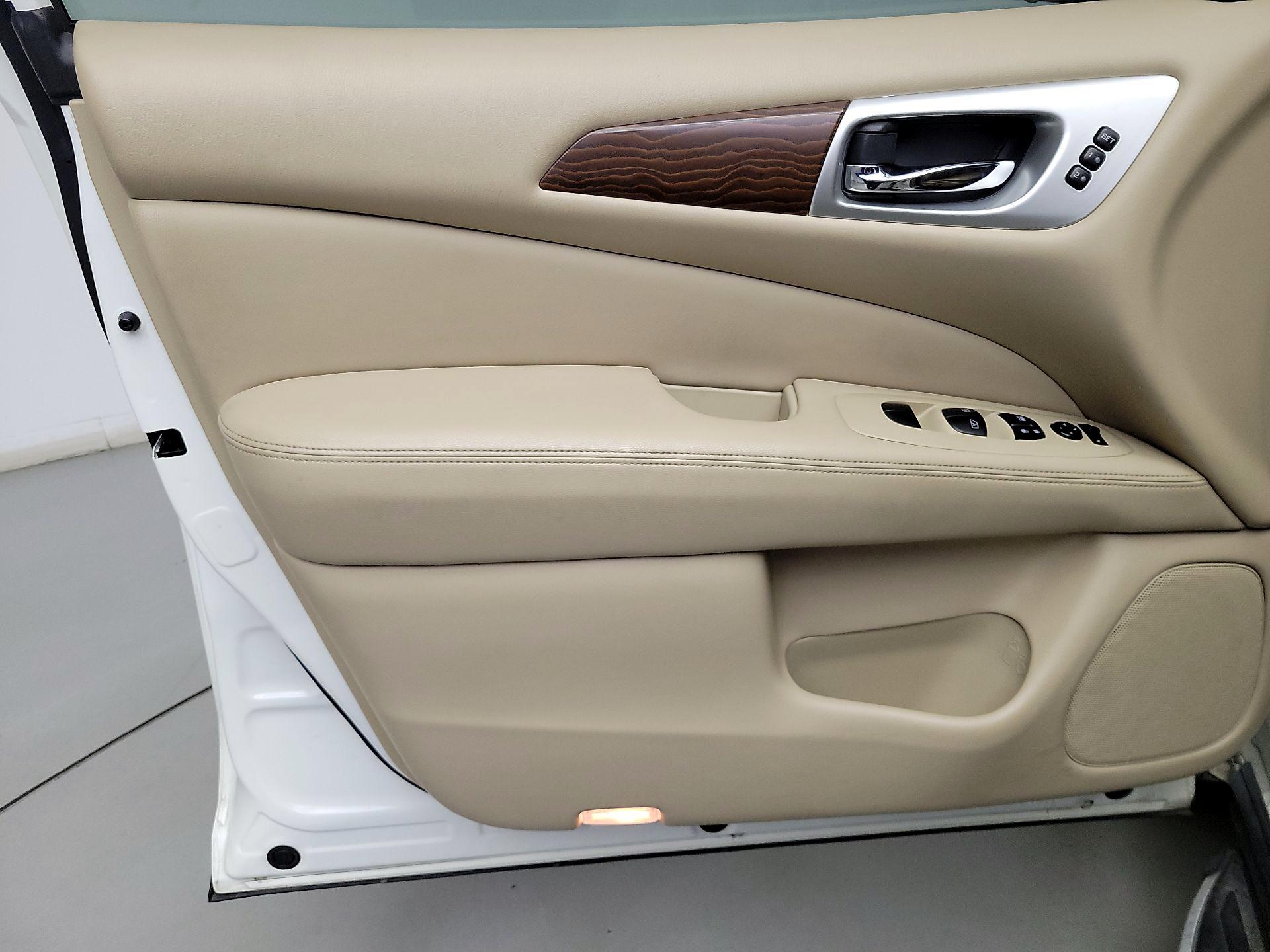 Thumbnail: 2020 Nissan Pathfinder - 12