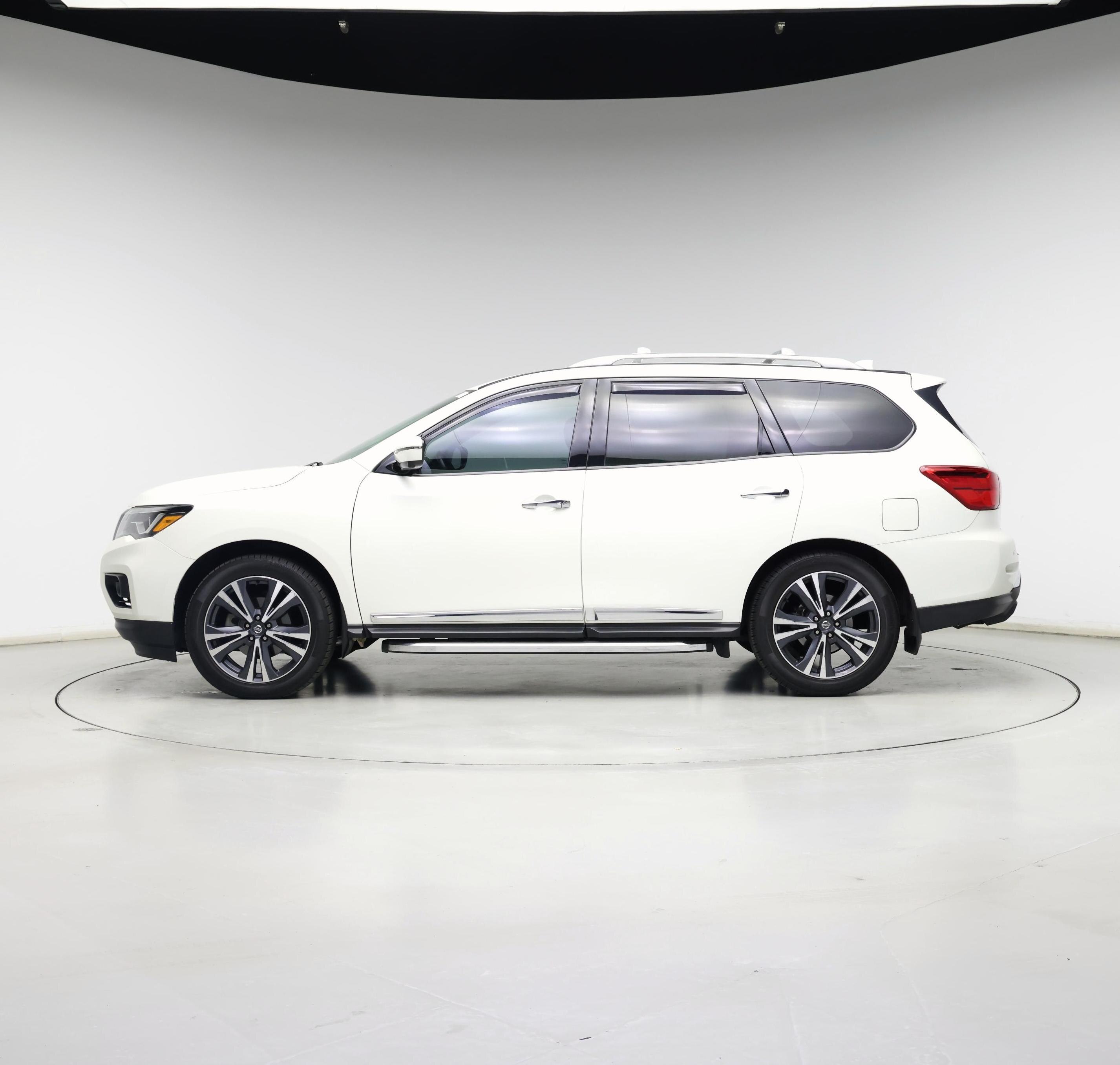 Thumbnail: 2020 Nissan Pathfinder - 3