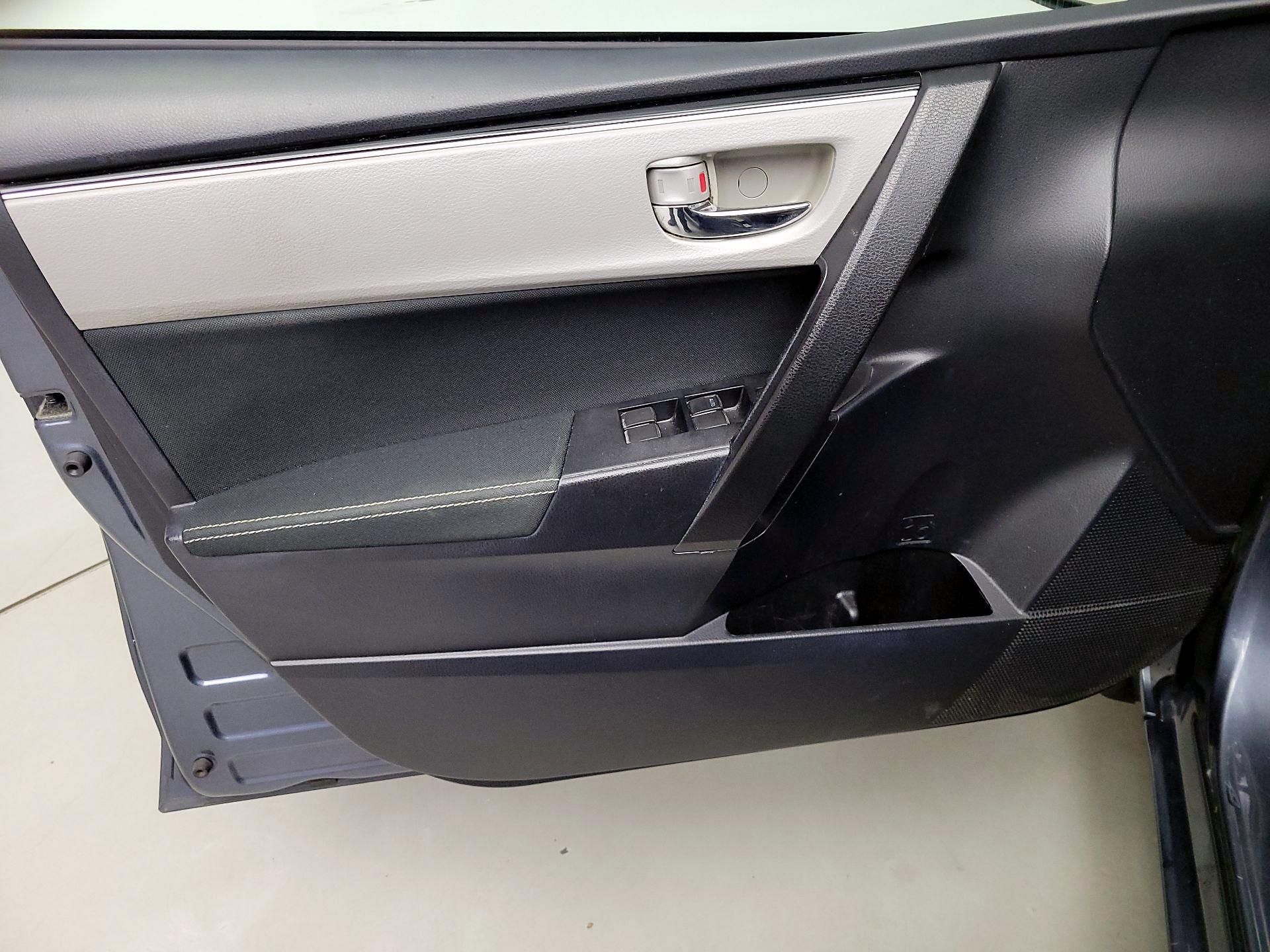 Thumbnail: 2017 Toyota Corolla - 12