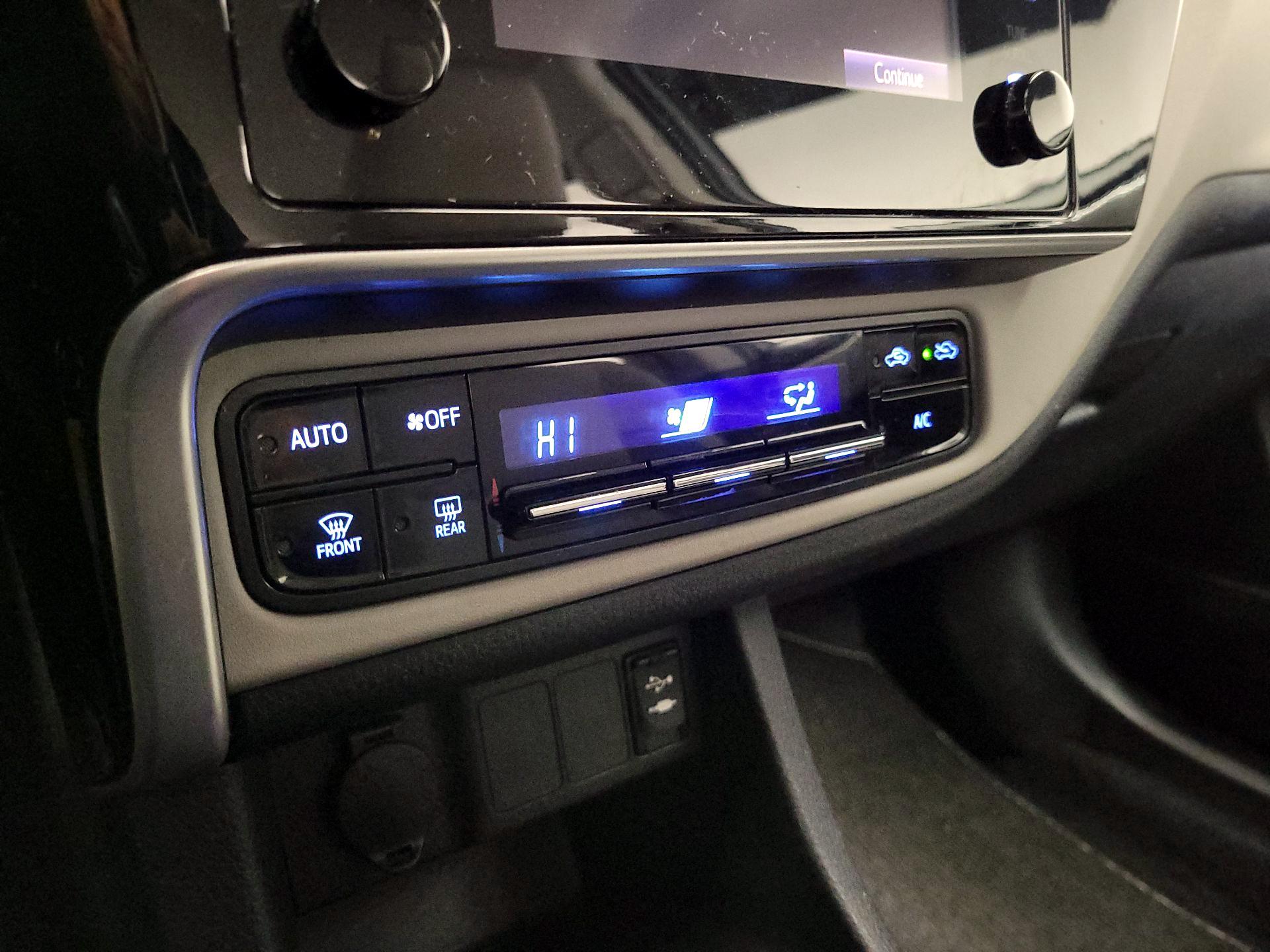 Thumbnail: 2017 Toyota Corolla - 16