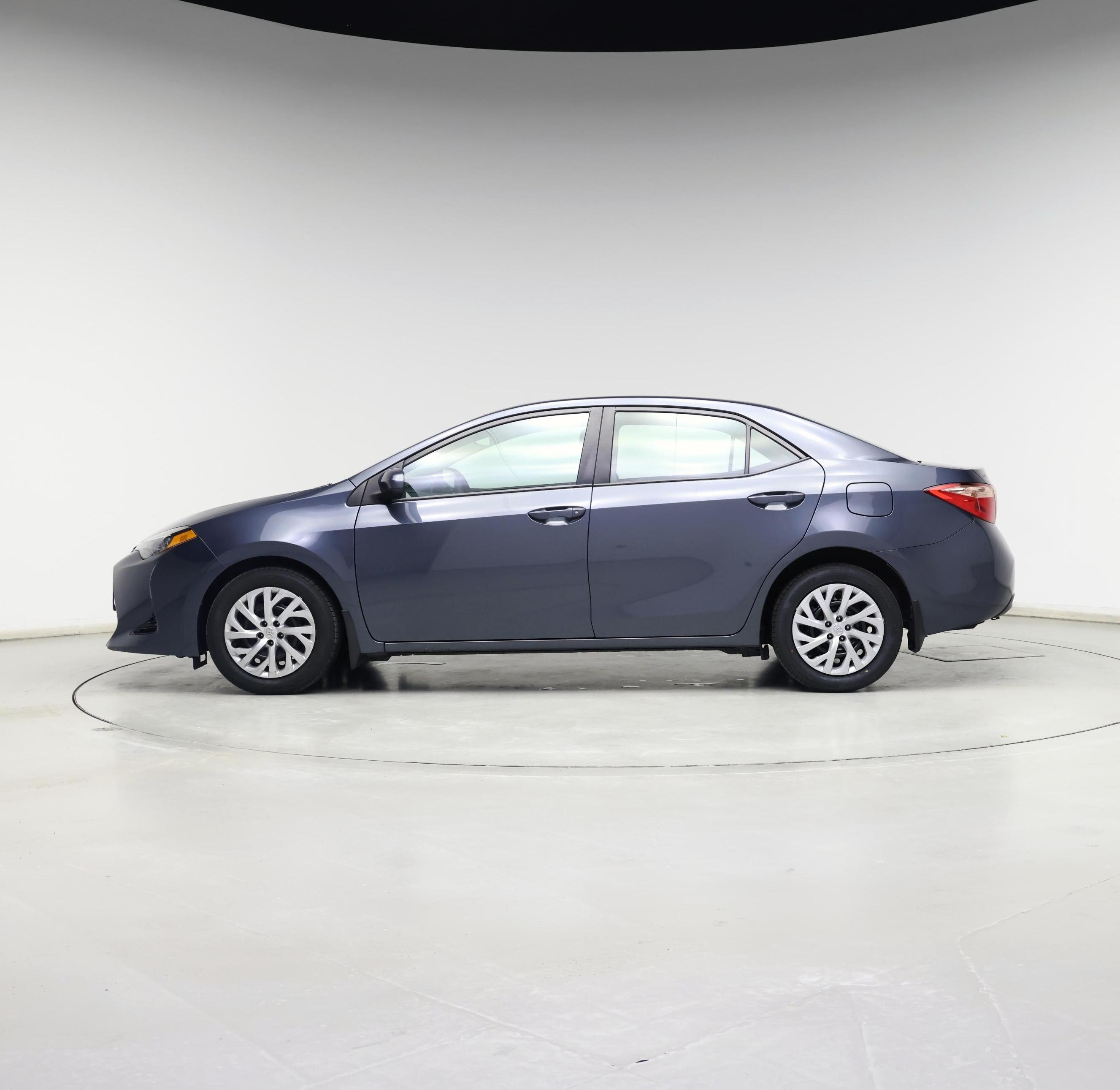 Thumbnail: 2017 Toyota Corolla - 3