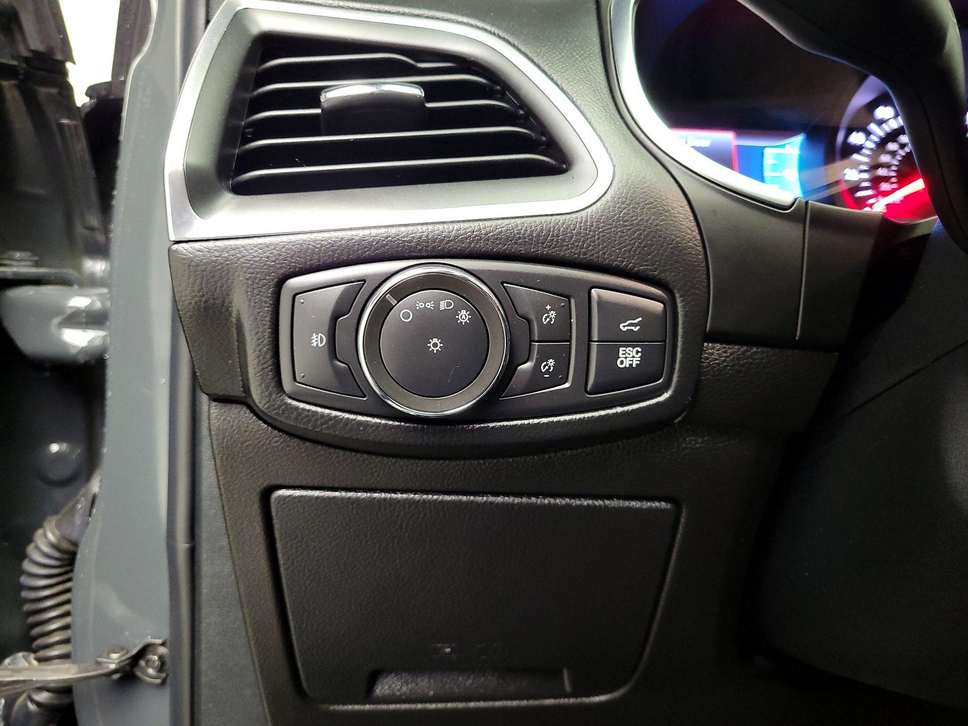 Thumbnail: 2021 Ford Edge - 13