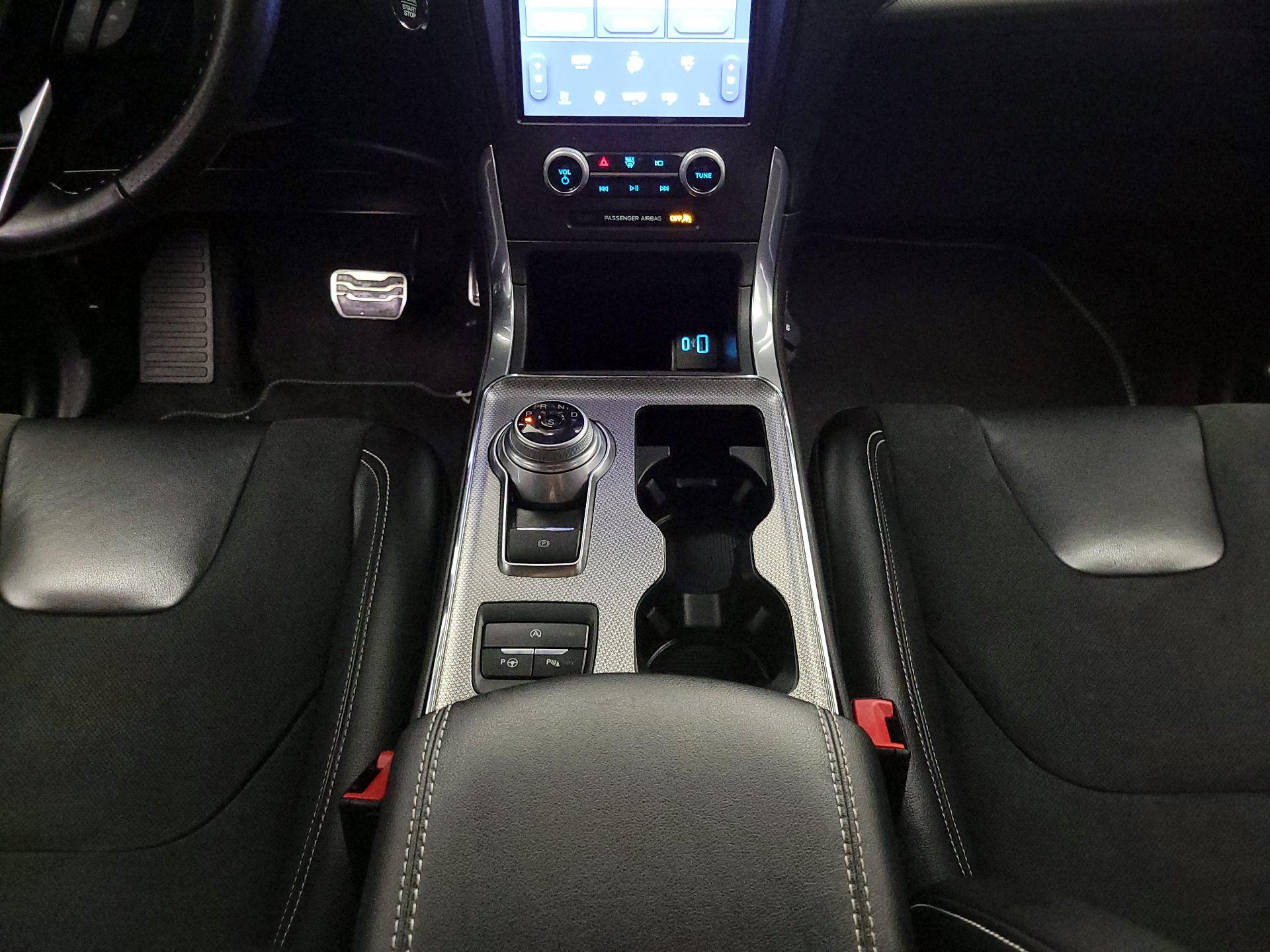 Thumbnail: 2021 Ford Edge - 18