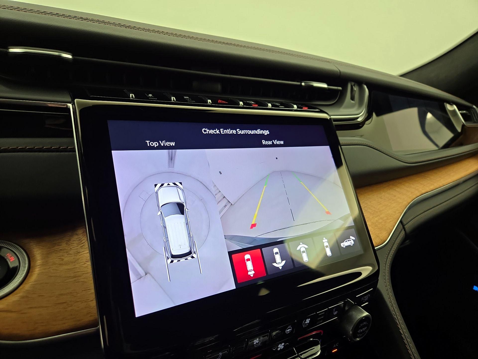 Thumbnail: 2022 Jeep Grand Cherokee - 15