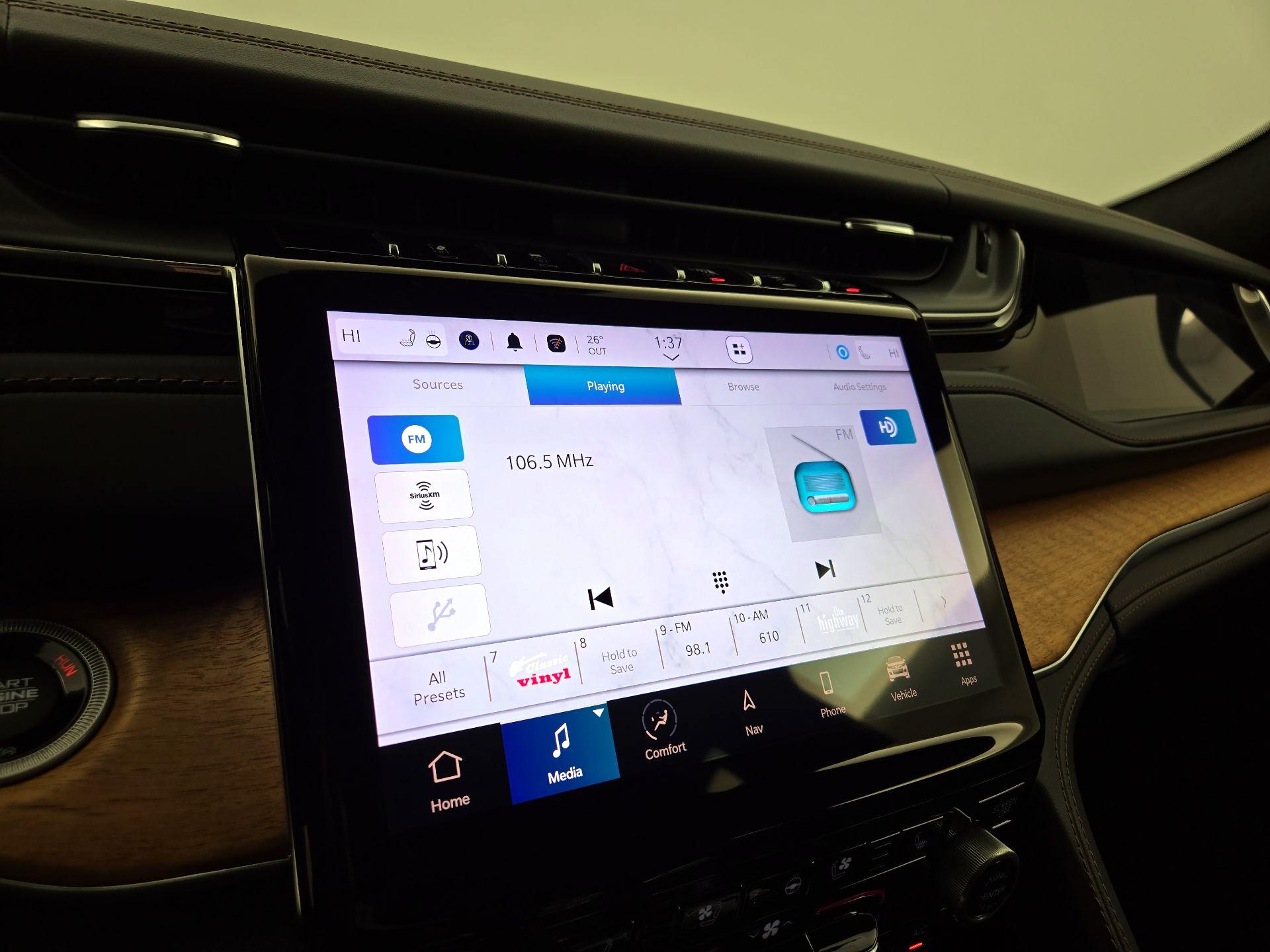 Thumbnail: 2022 Jeep Grand Cherokee - 16