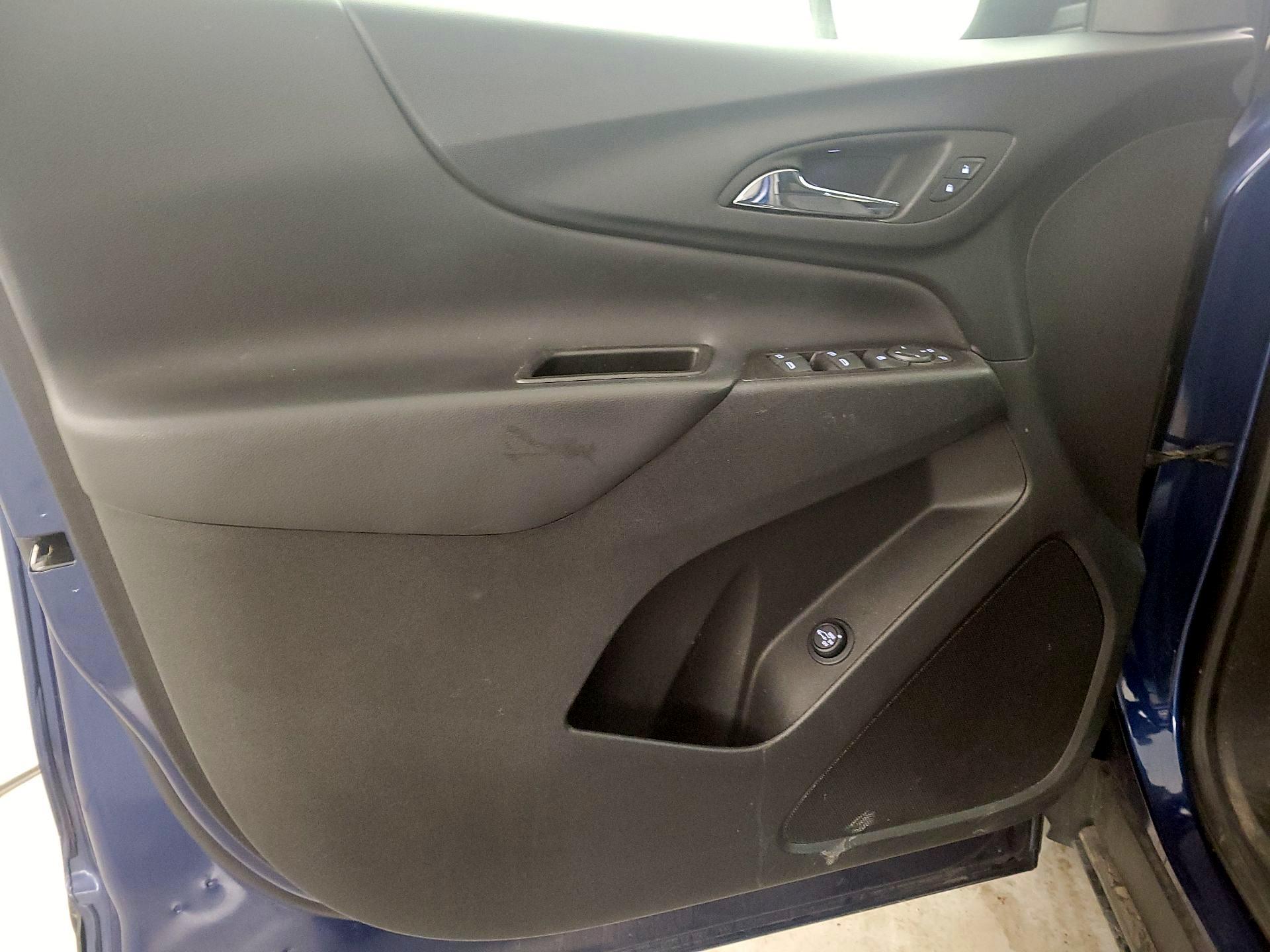 Thumbnail: 2022 Chevrolet Equinox - 12