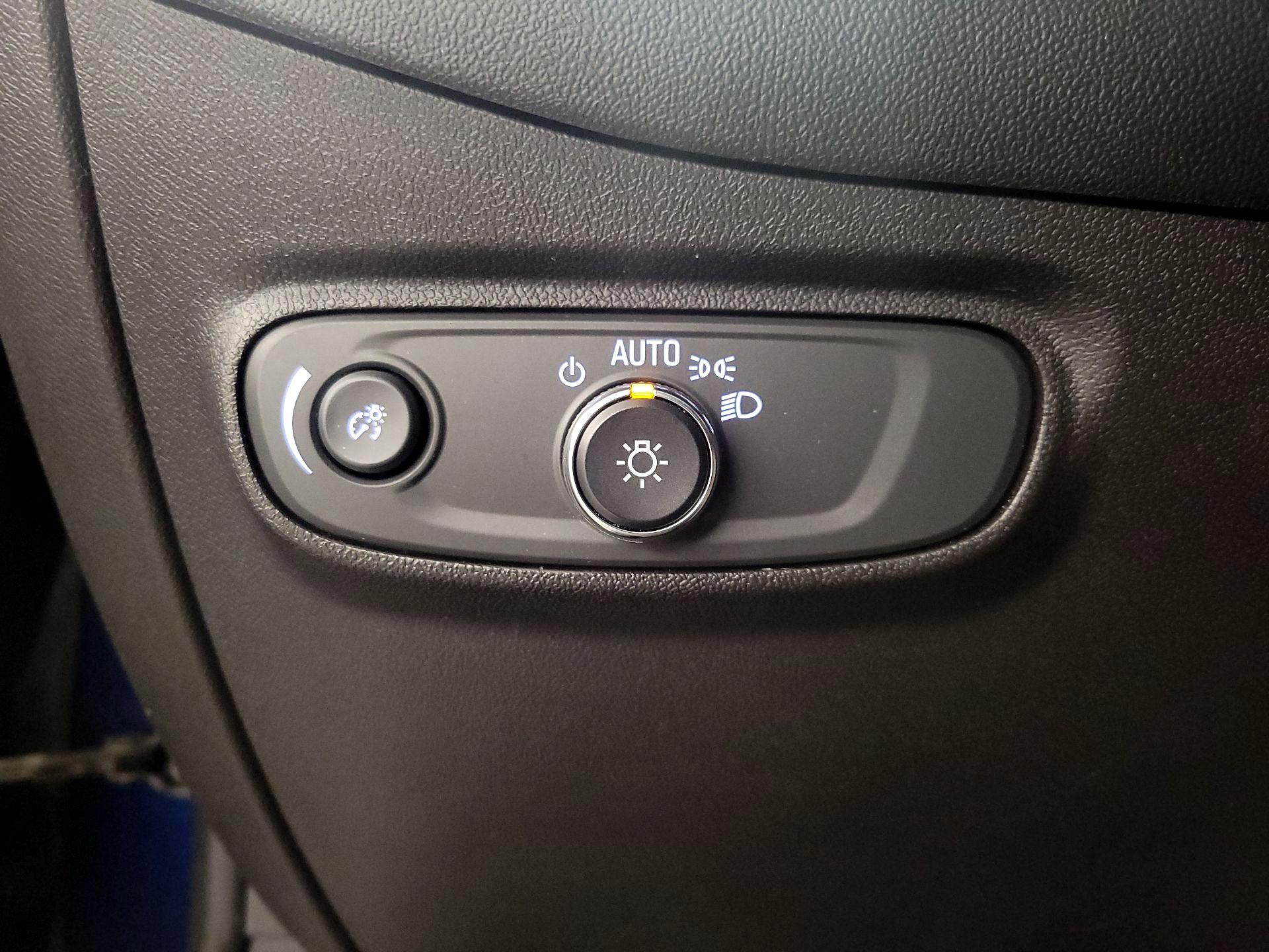 Thumbnail: 2022 Chevrolet Equinox - 13