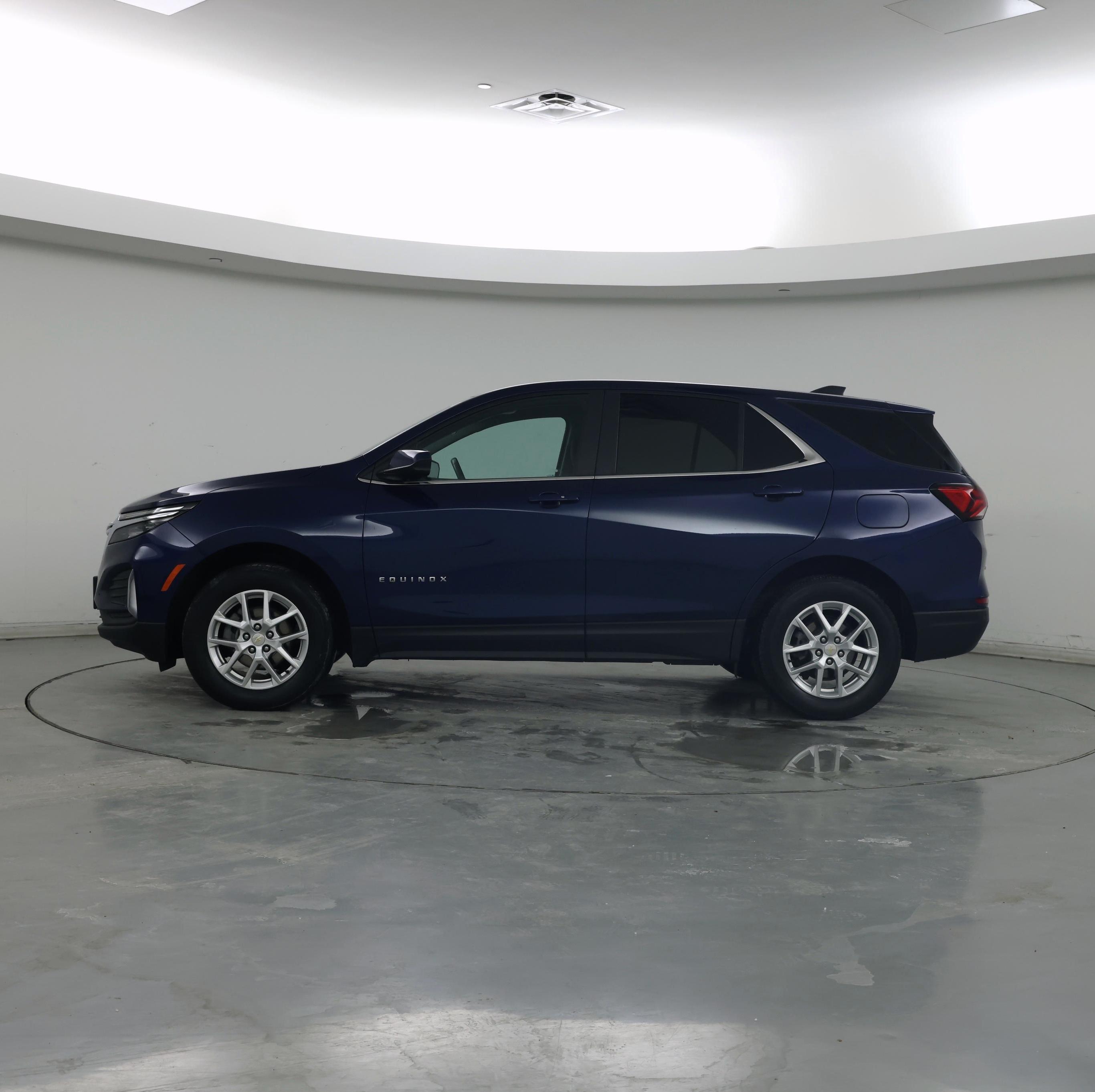 Thumbnail: 2022 Chevrolet Equinox - 3