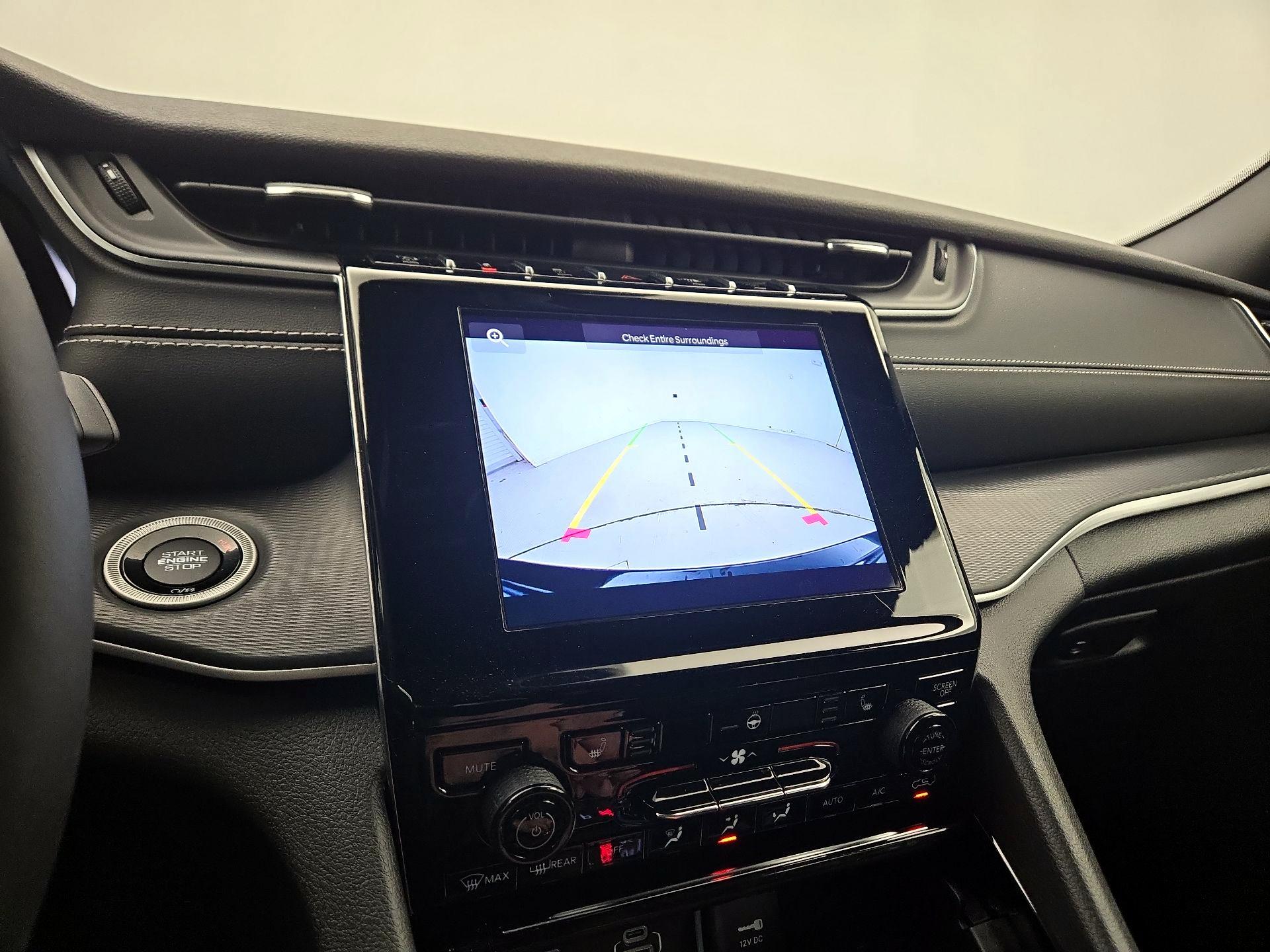 Thumbnail: 2023 Jeep Grand Cherokee - 14