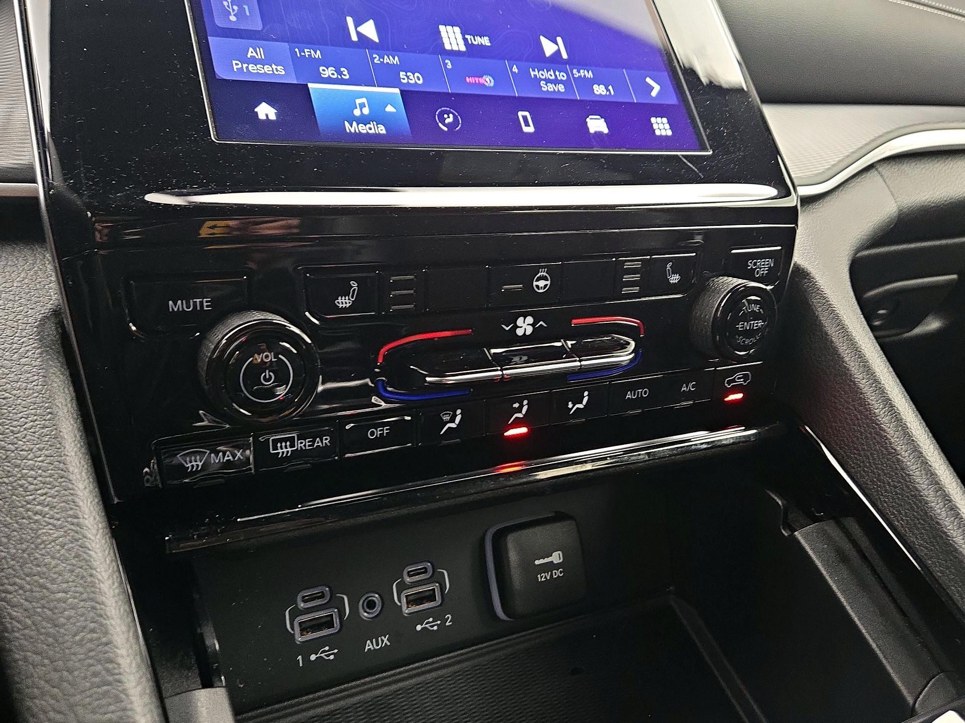 Thumbnail: 2023 Jeep Grand Cherokee - 16