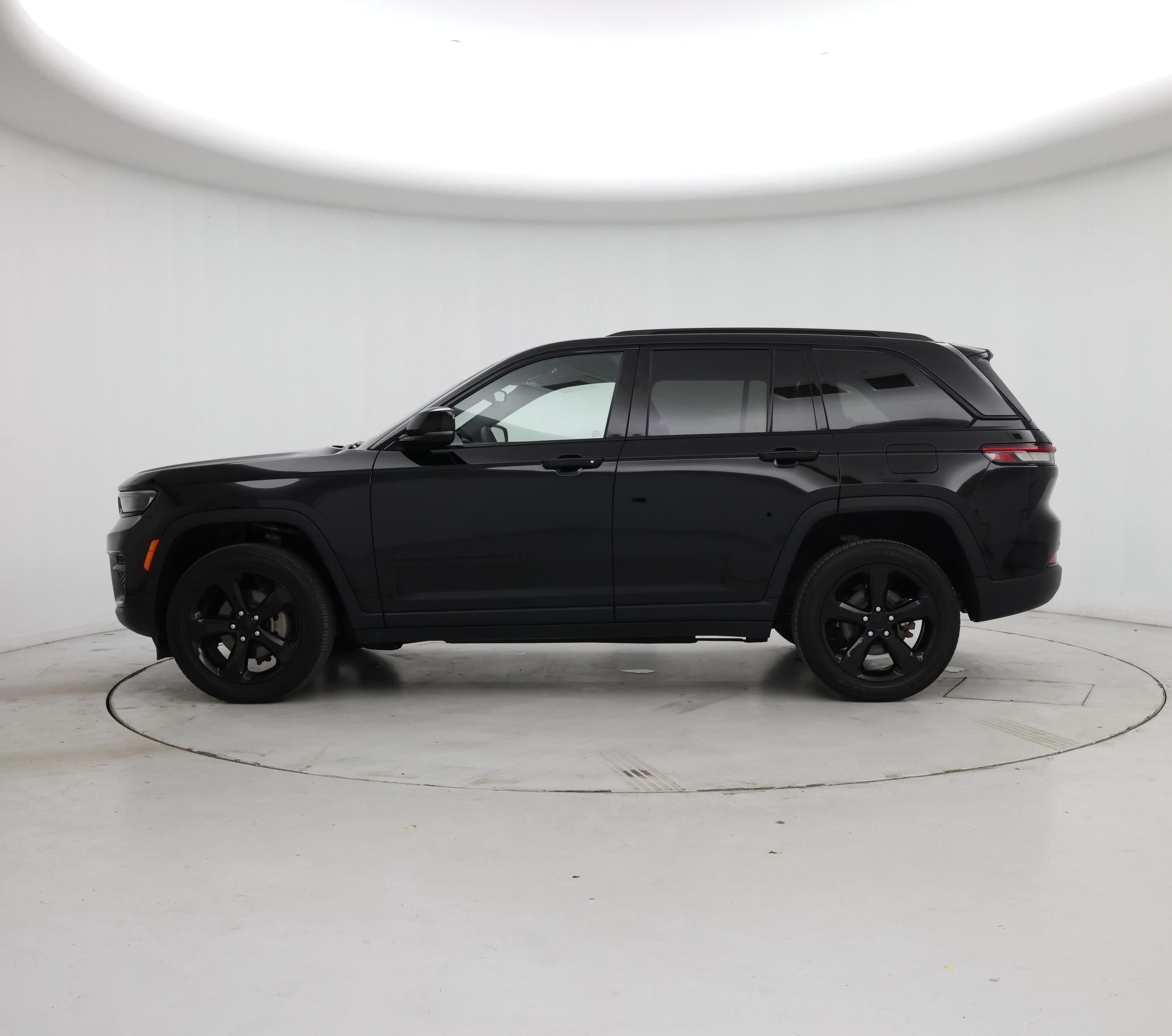 Thumbnail: 2023 Jeep Grand Cherokee - 3