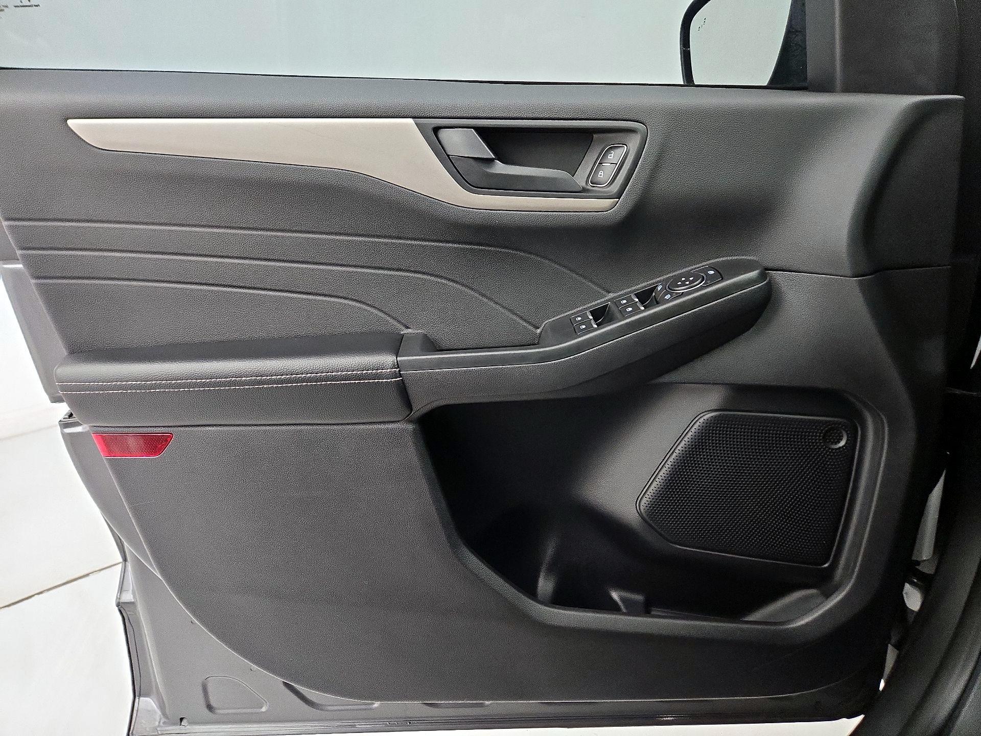 Thumbnail: 2022 Ford Escape - 12