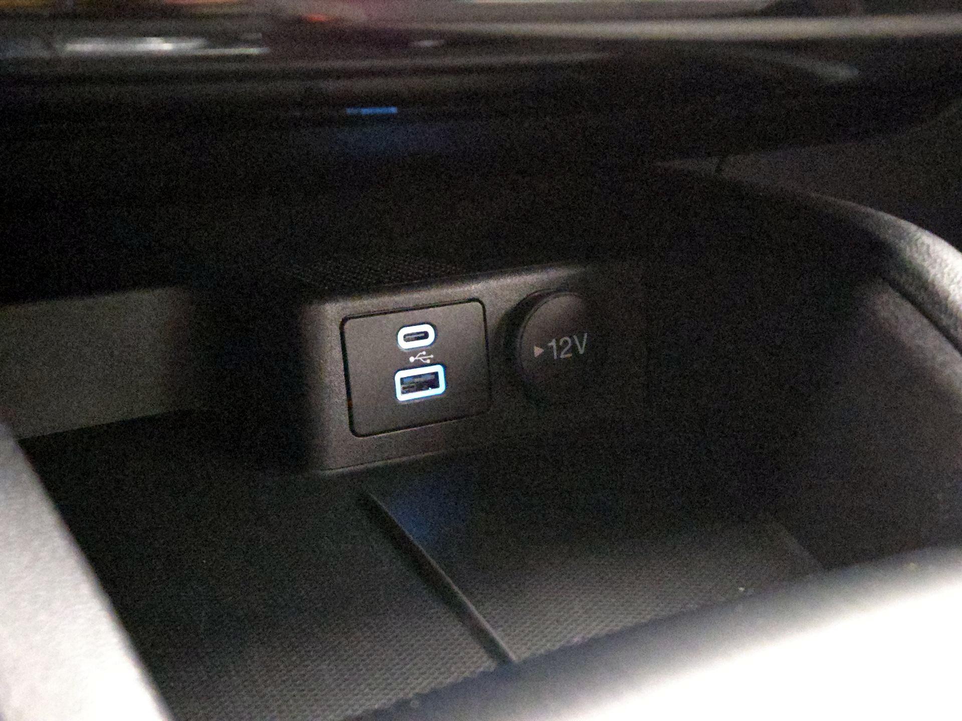 Thumbnail: 2022 Ford Escape - 18