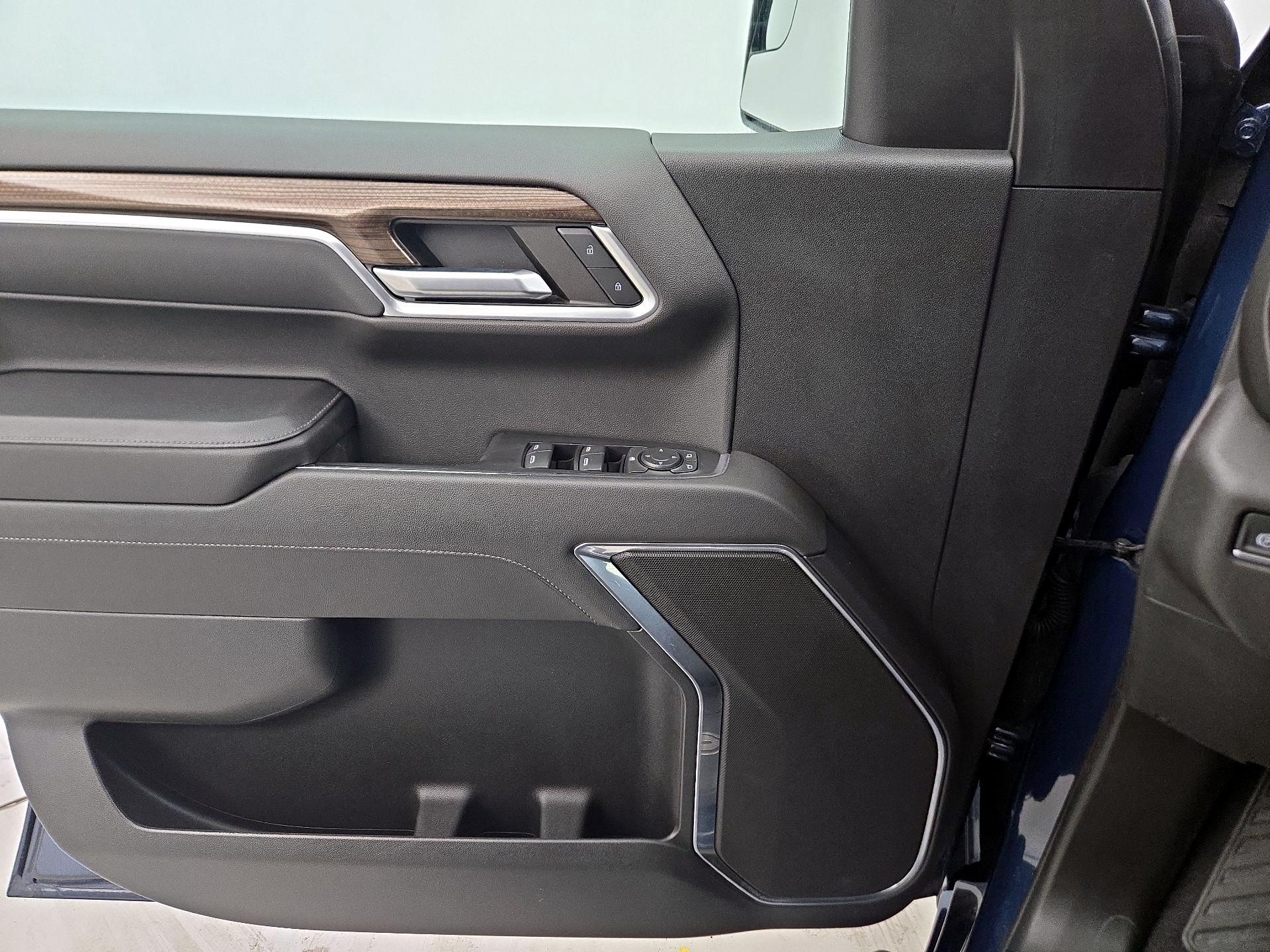 Thumbnail: 2022 Chevrolet Silverado 1500 - 12