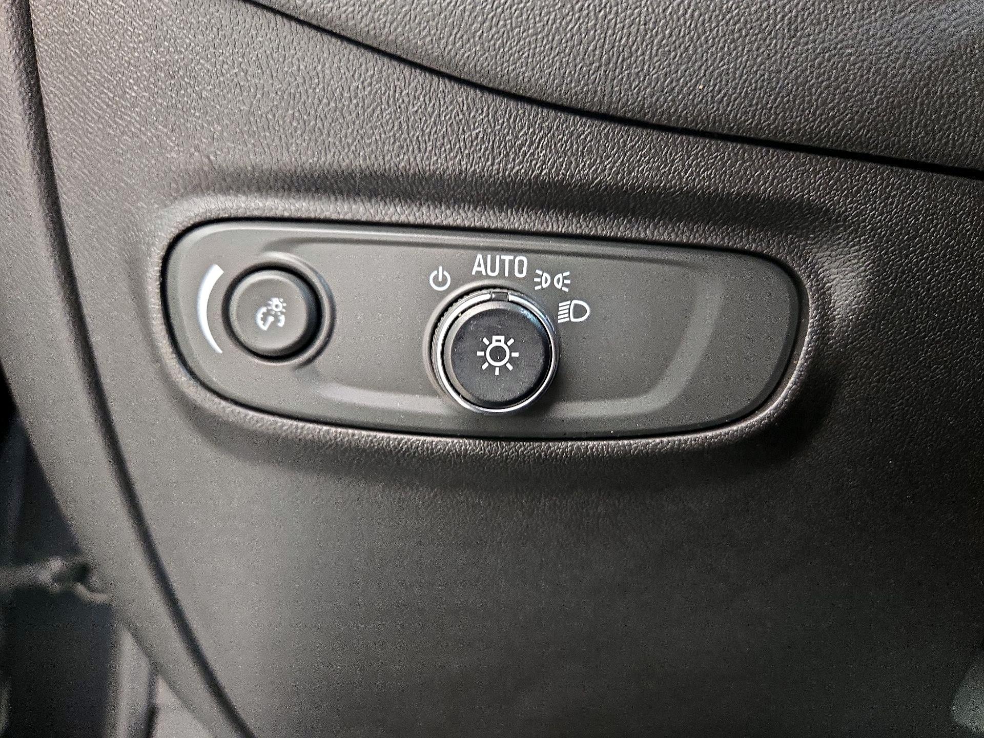 Thumbnail: 2022 Chevrolet Equinox - 13