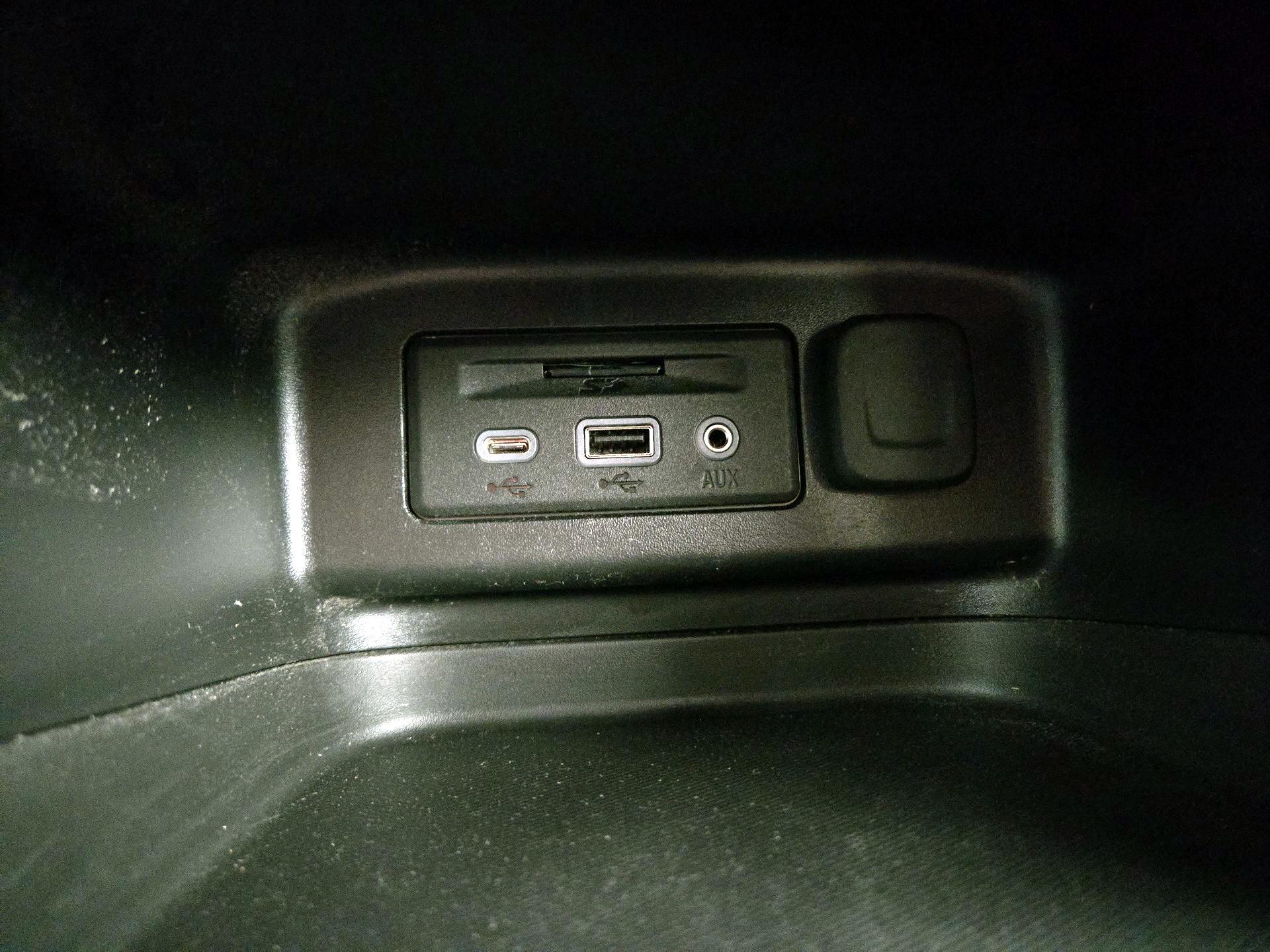 Thumbnail: 2022 Chevrolet Equinox - 19