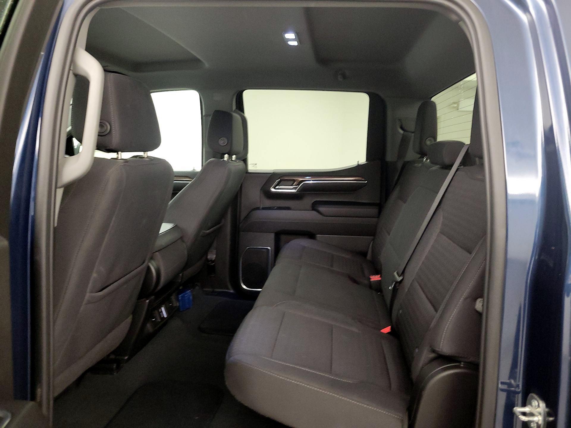 Thumbnail: 2023 Chevrolet Silverado 1500 - 20