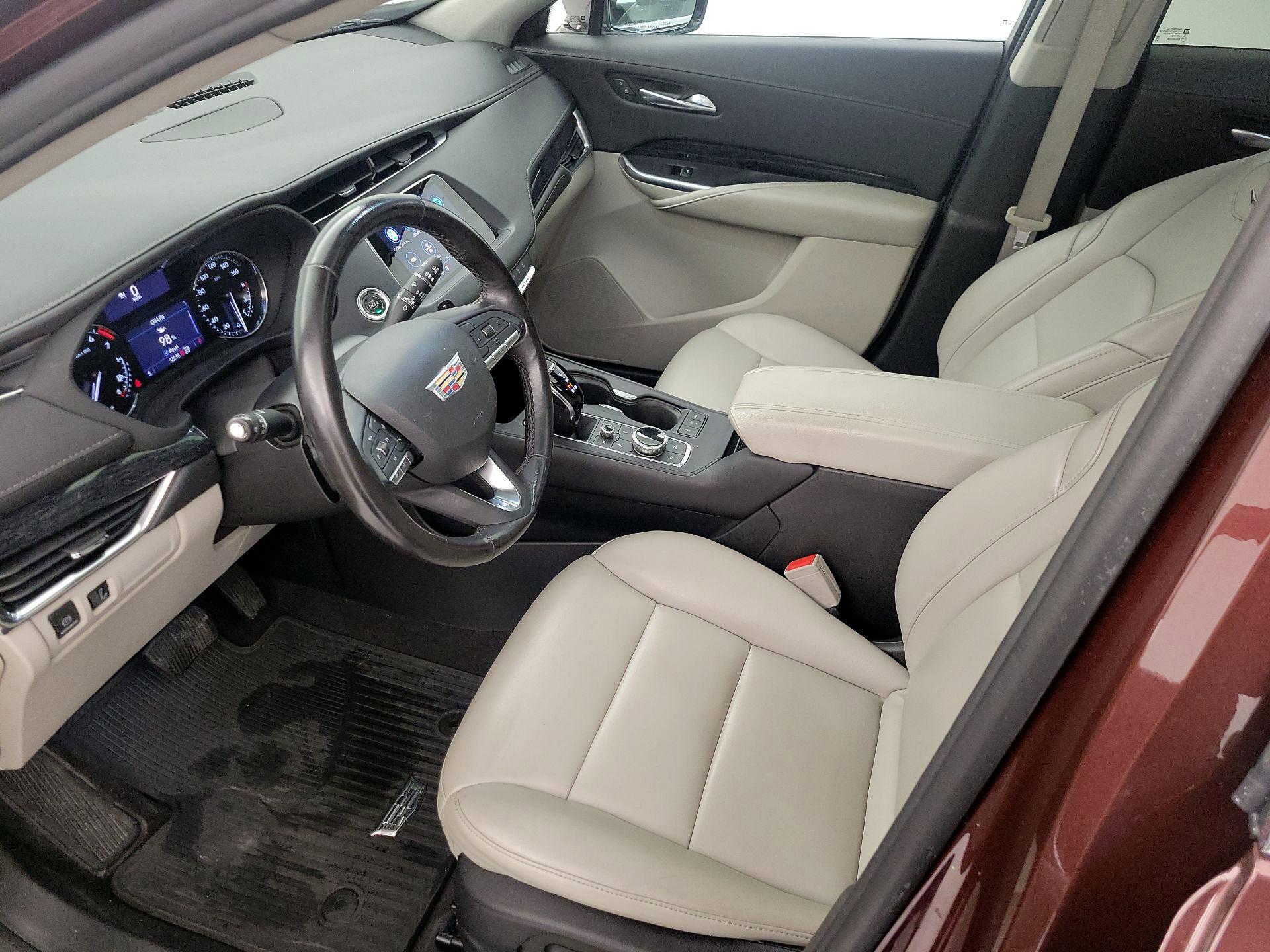 Thumbnail: 2023 Cadillac XT4 - 11