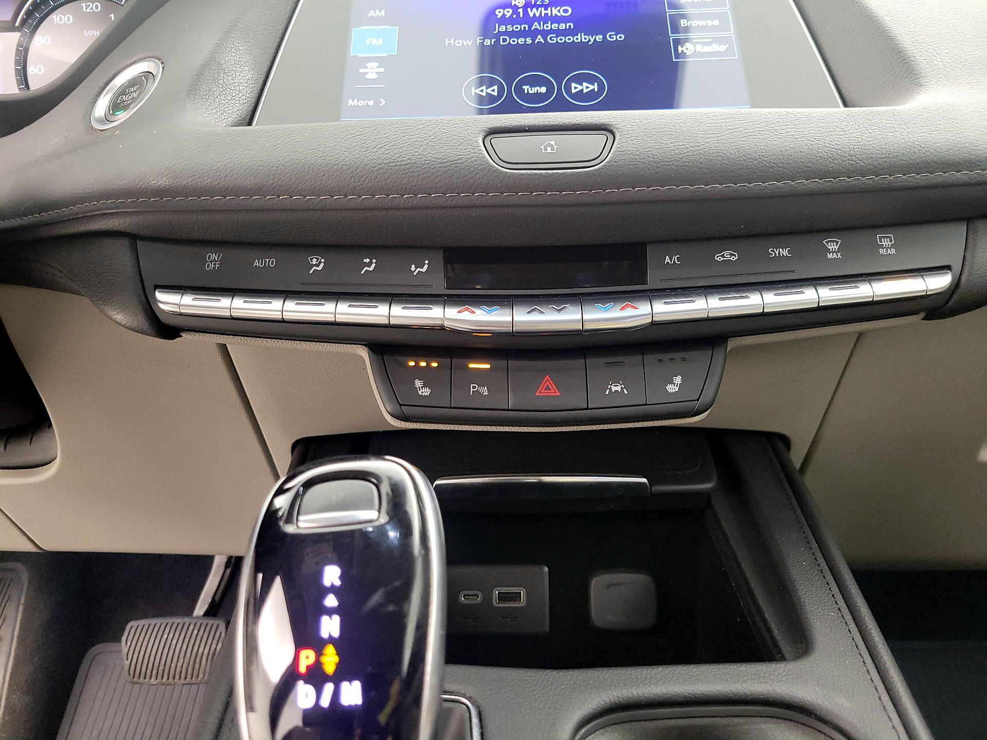 Thumbnail: 2023 Cadillac XT4 - 16