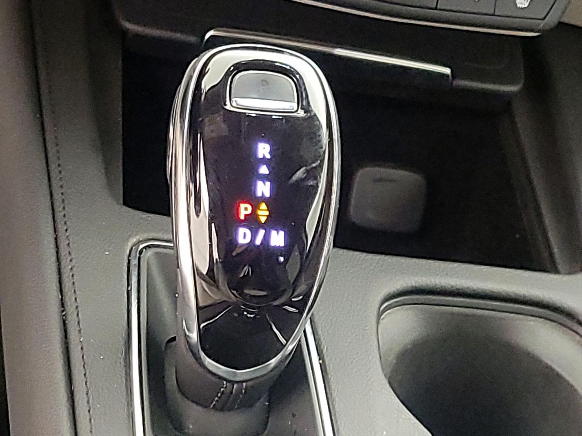 Thumbnail: 2023 Cadillac XT4 - 17