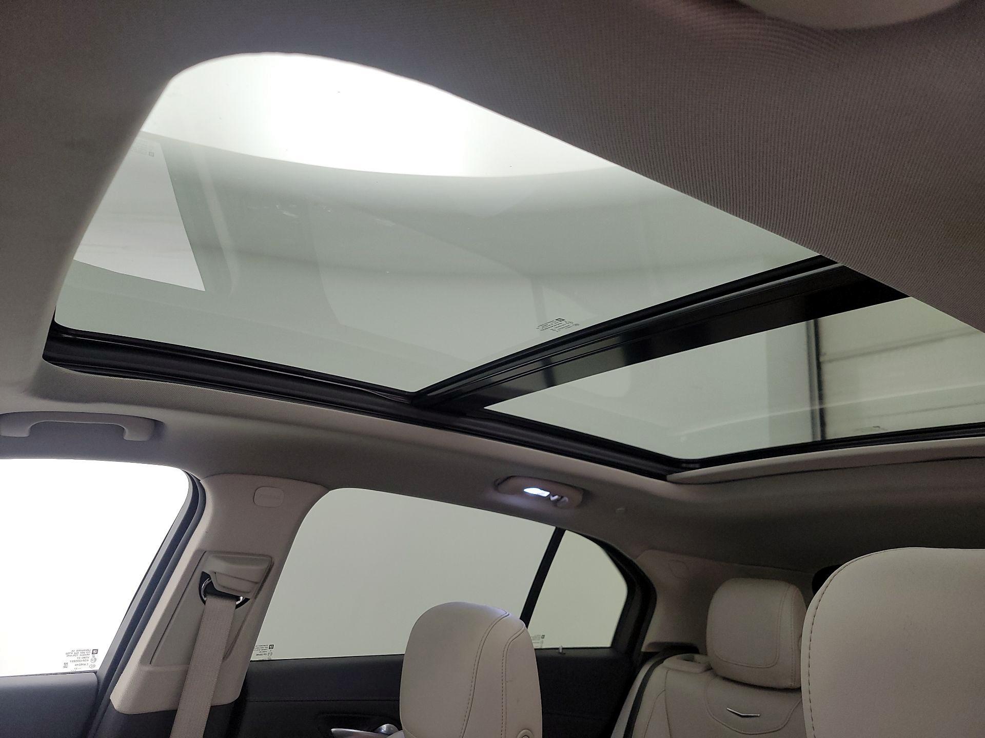 Thumbnail: 2023 Cadillac XT4 - 19