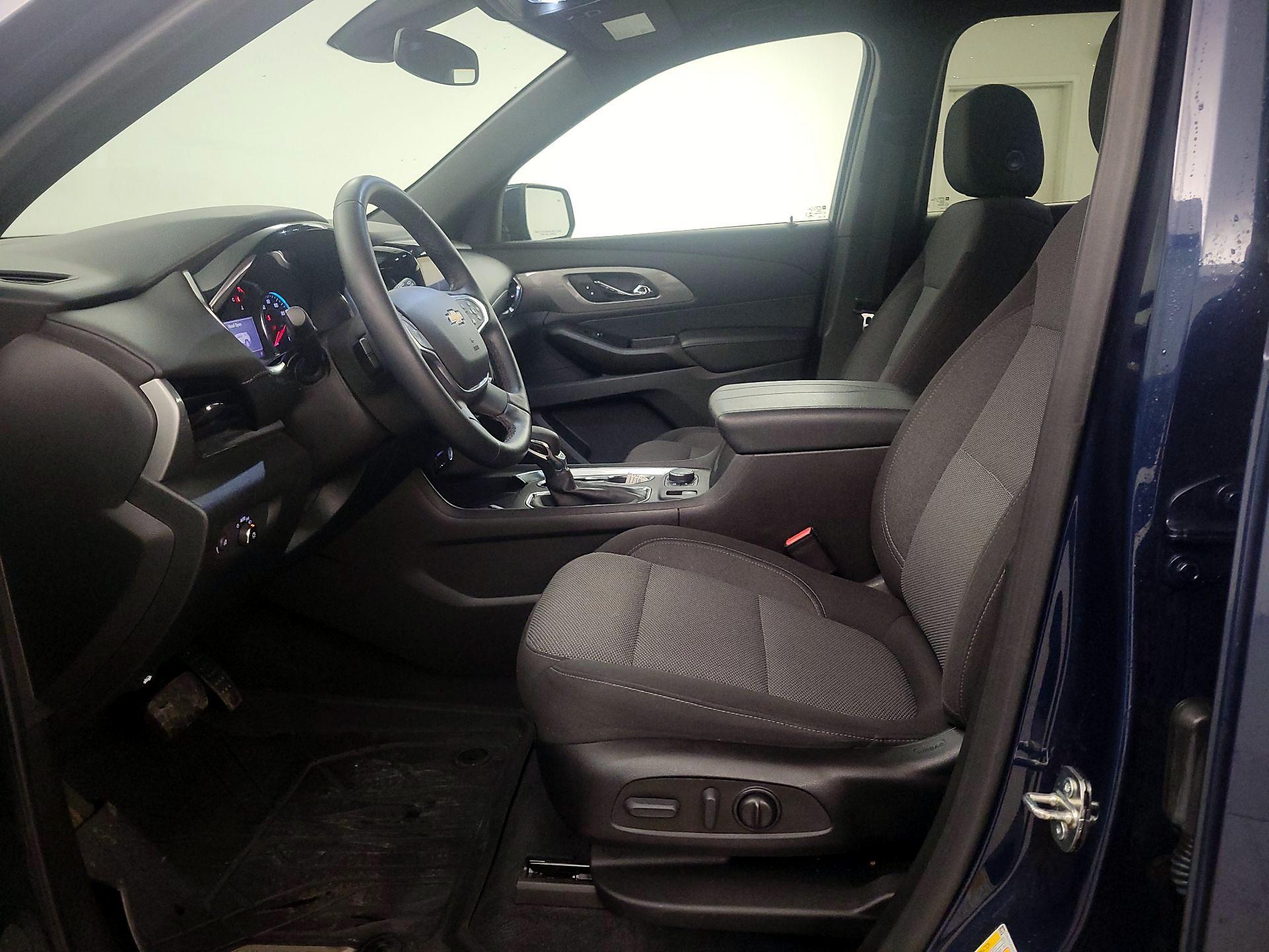 Thumbnail: 2023 Chevrolet Traverse - 11