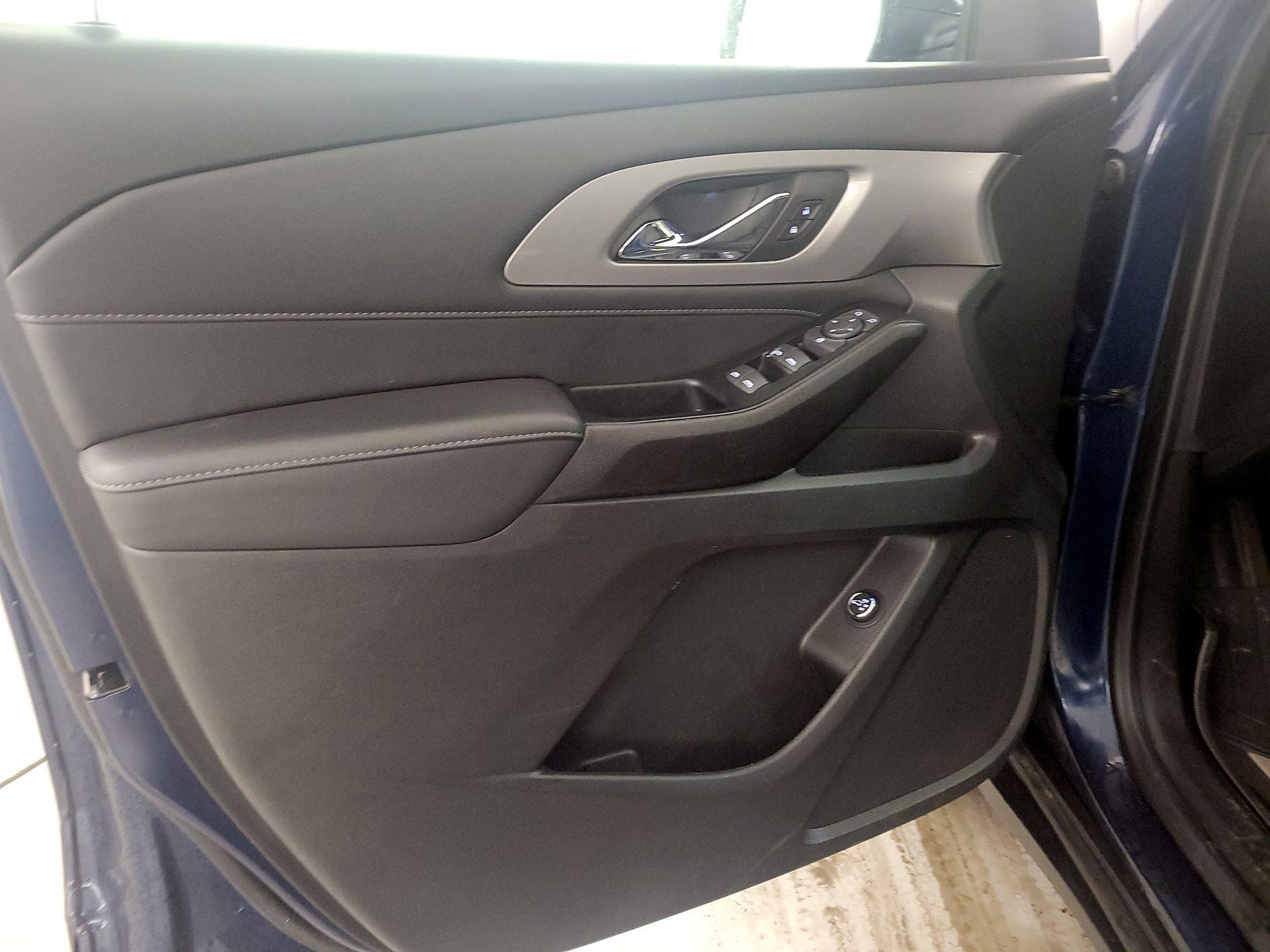 Thumbnail: 2023 Chevrolet Traverse - 12