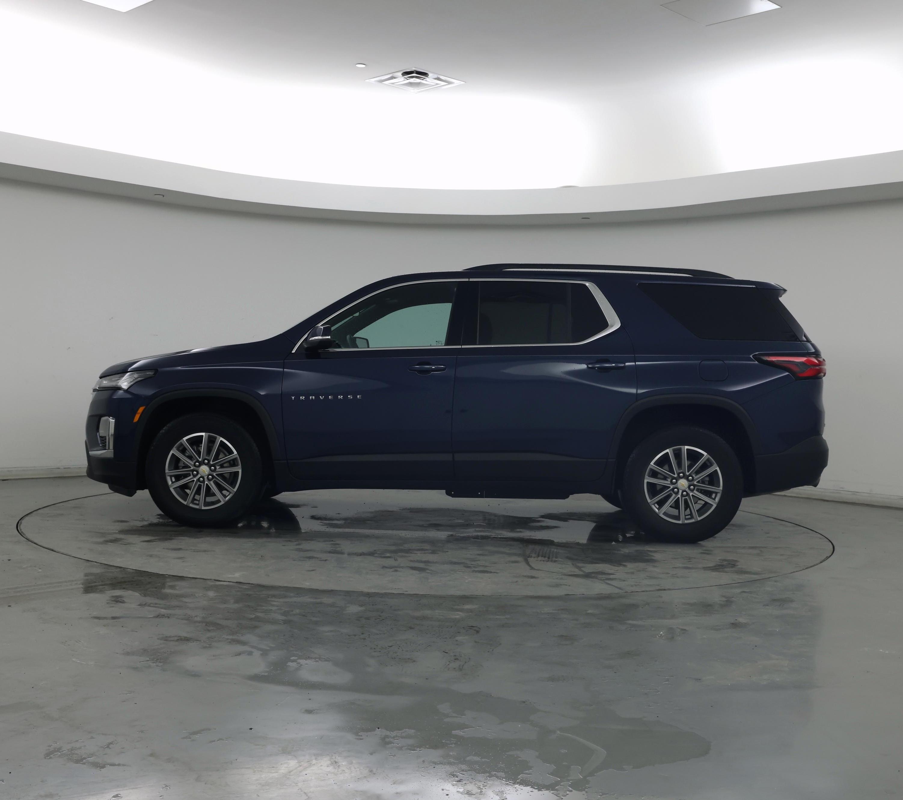 Thumbnail: 2023 Chevrolet Traverse - 3