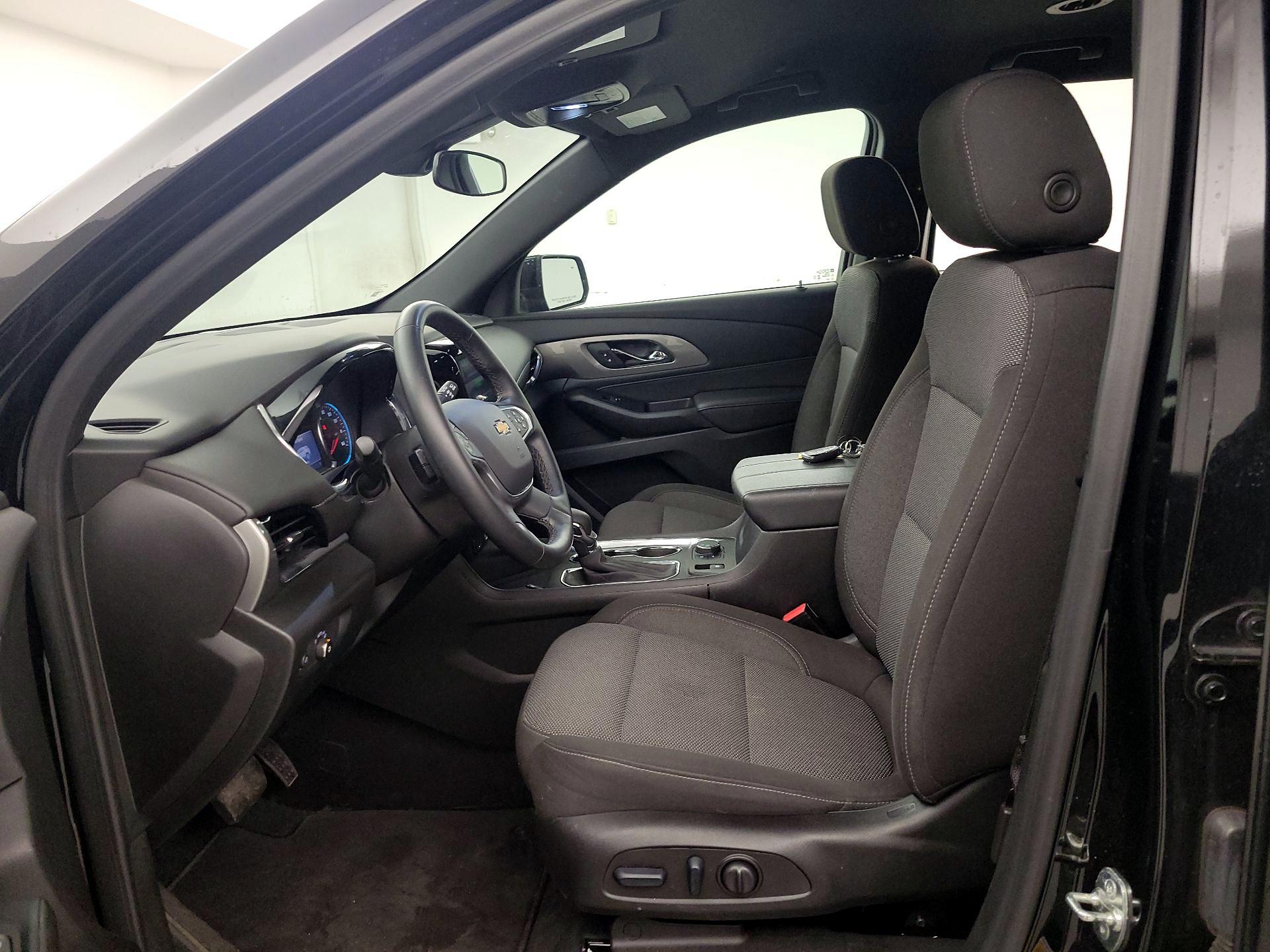 Thumbnail: 2023 Chevrolet Traverse - 11