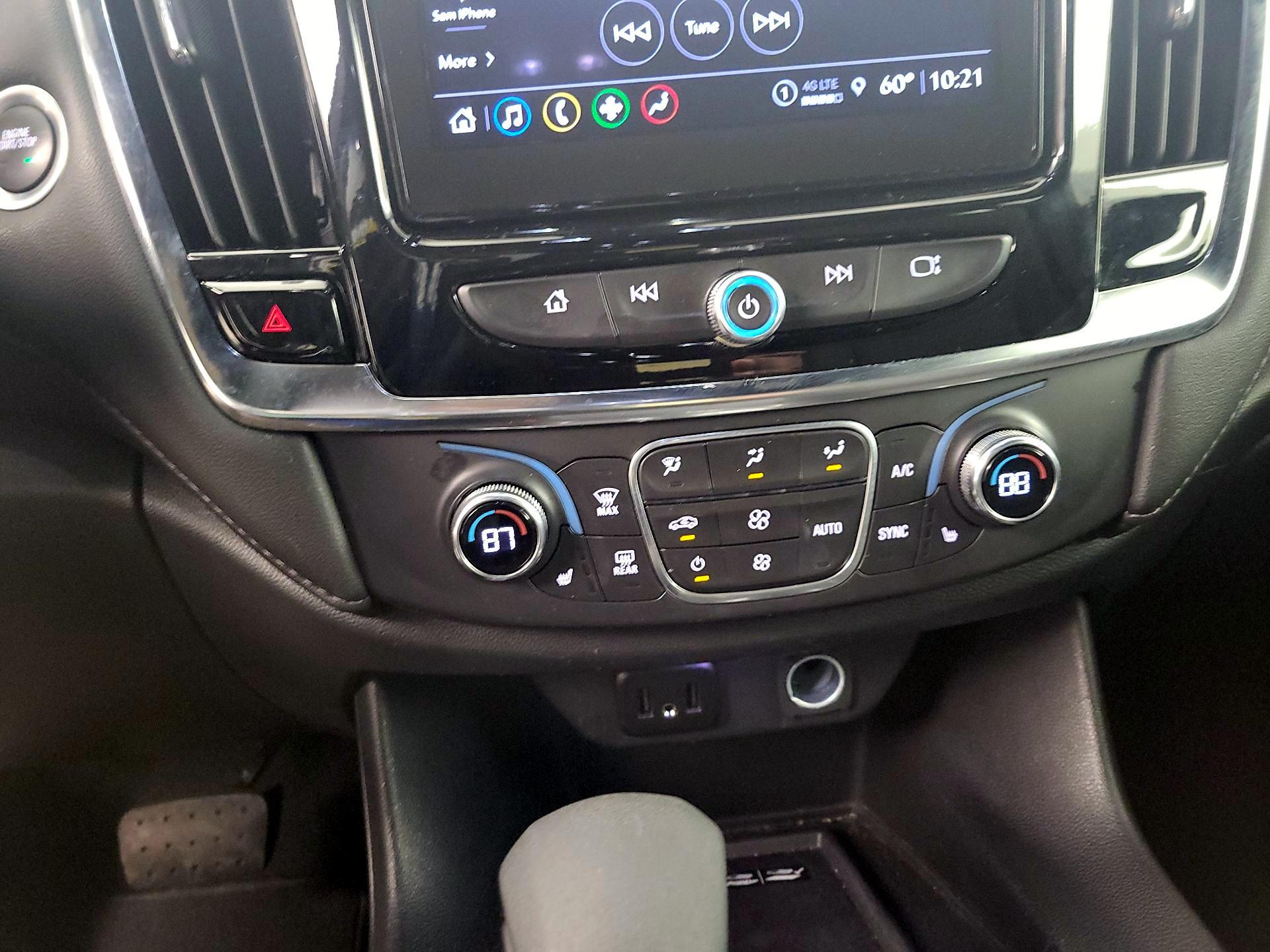 Thumbnail: 2023 Chevrolet Traverse - 16