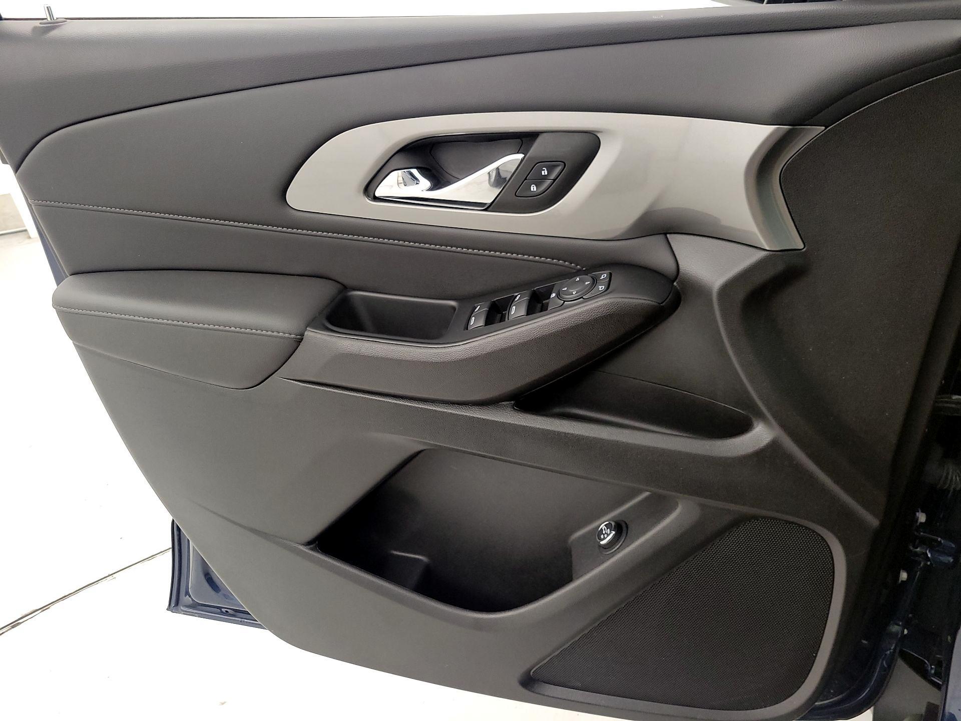 Thumbnail: 2023 Chevrolet Traverse - 12