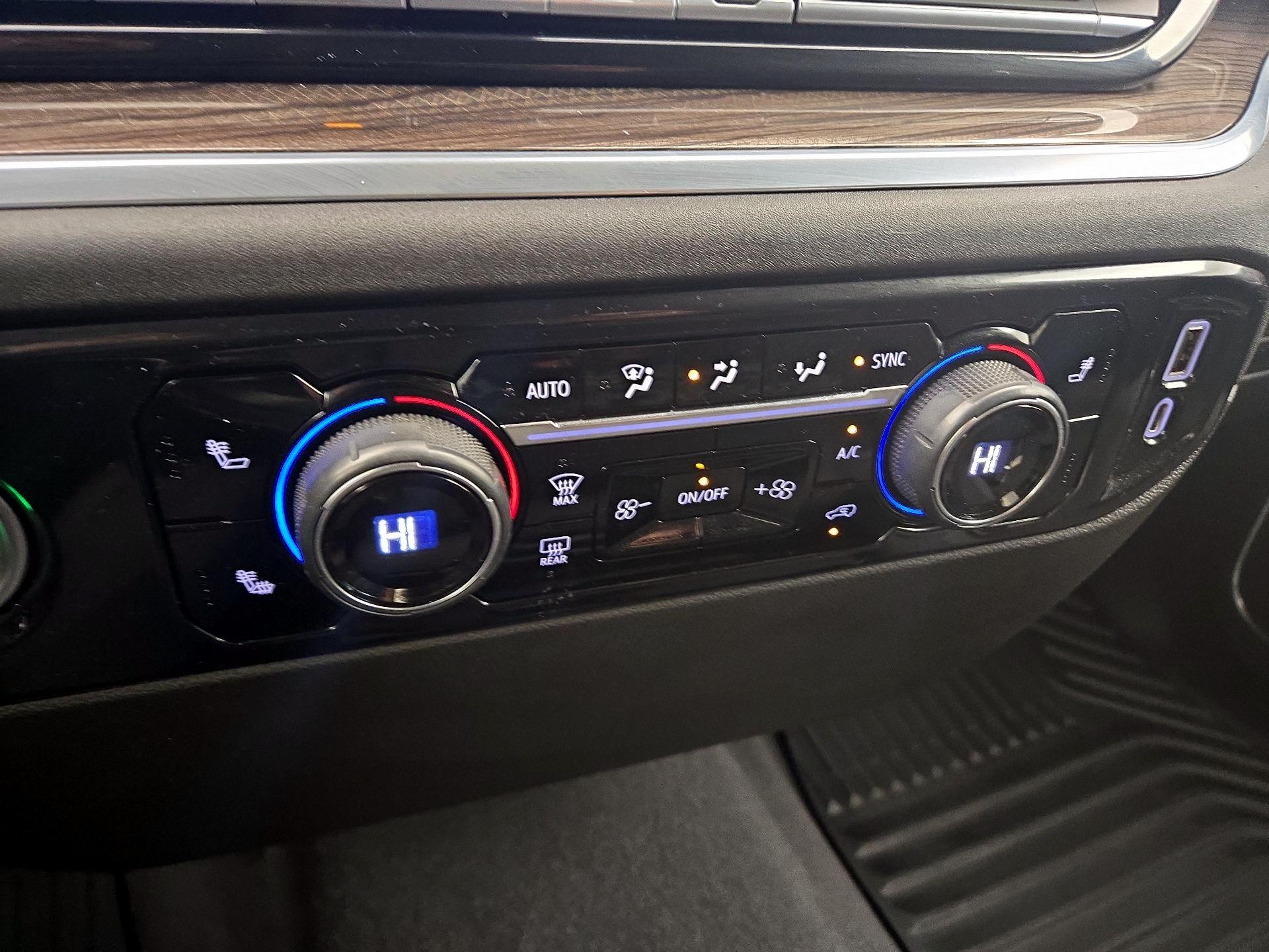 Thumbnail: 2022 Chevrolet Silverado 1500 - 16