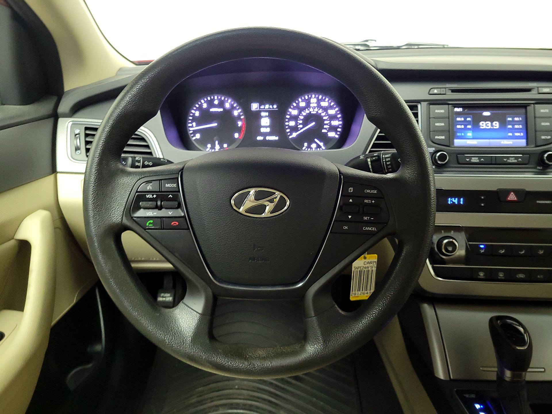 Thumbnail: 2015 Hyundai Sonata - 10