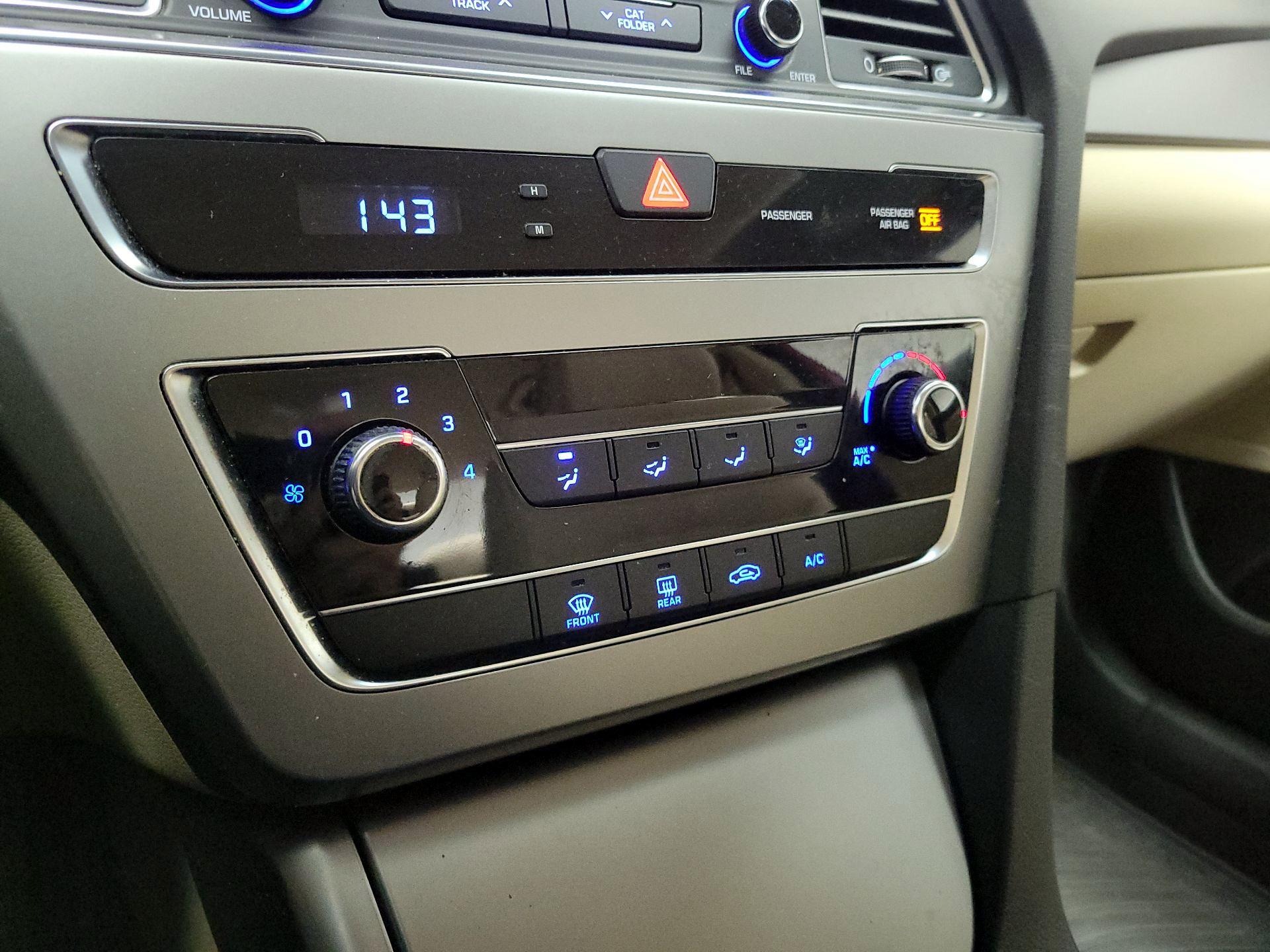 Thumbnail: 2015 Hyundai Sonata - 16