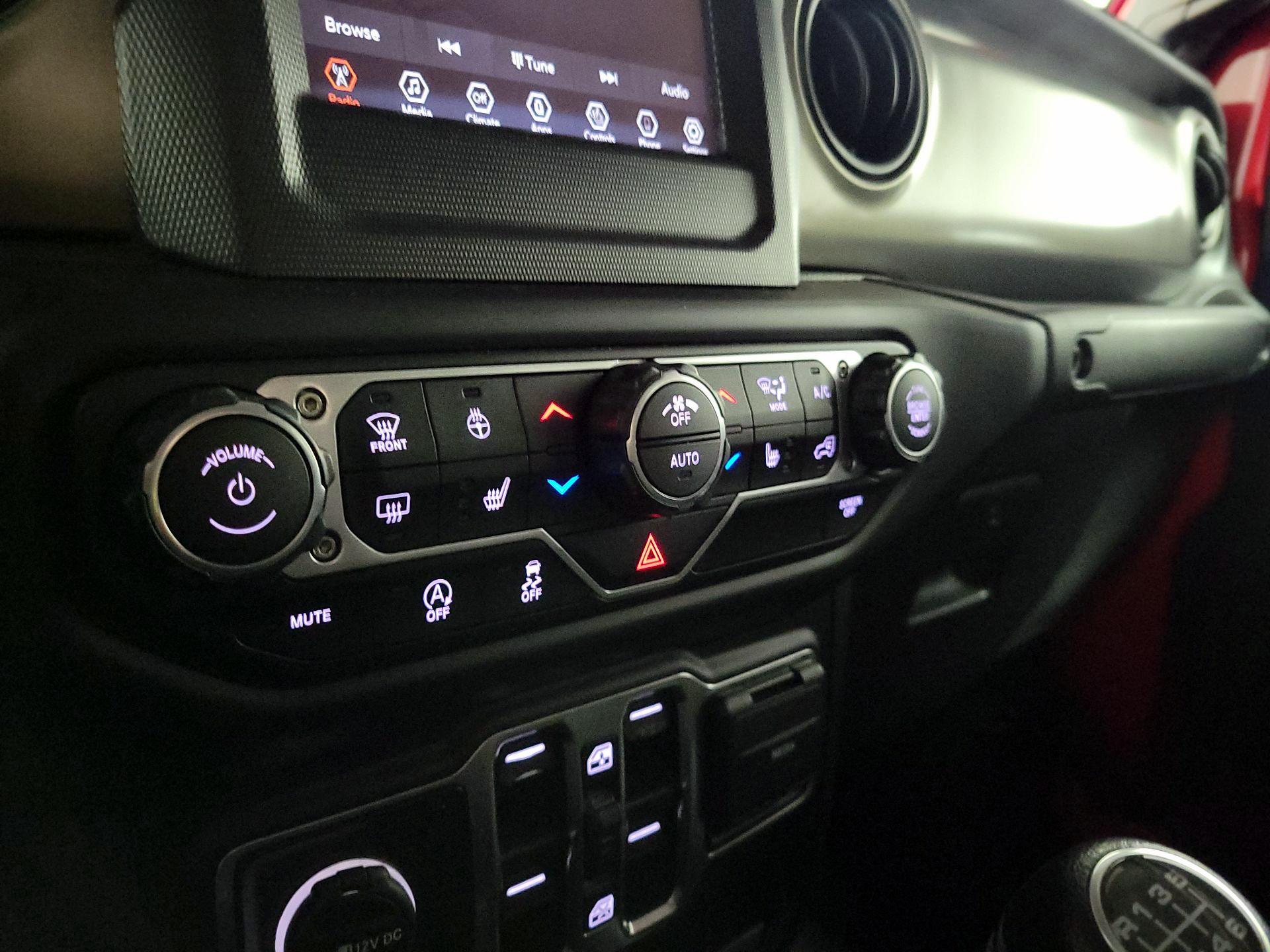 Thumbnail: 2020 Jeep Gladiator - 16