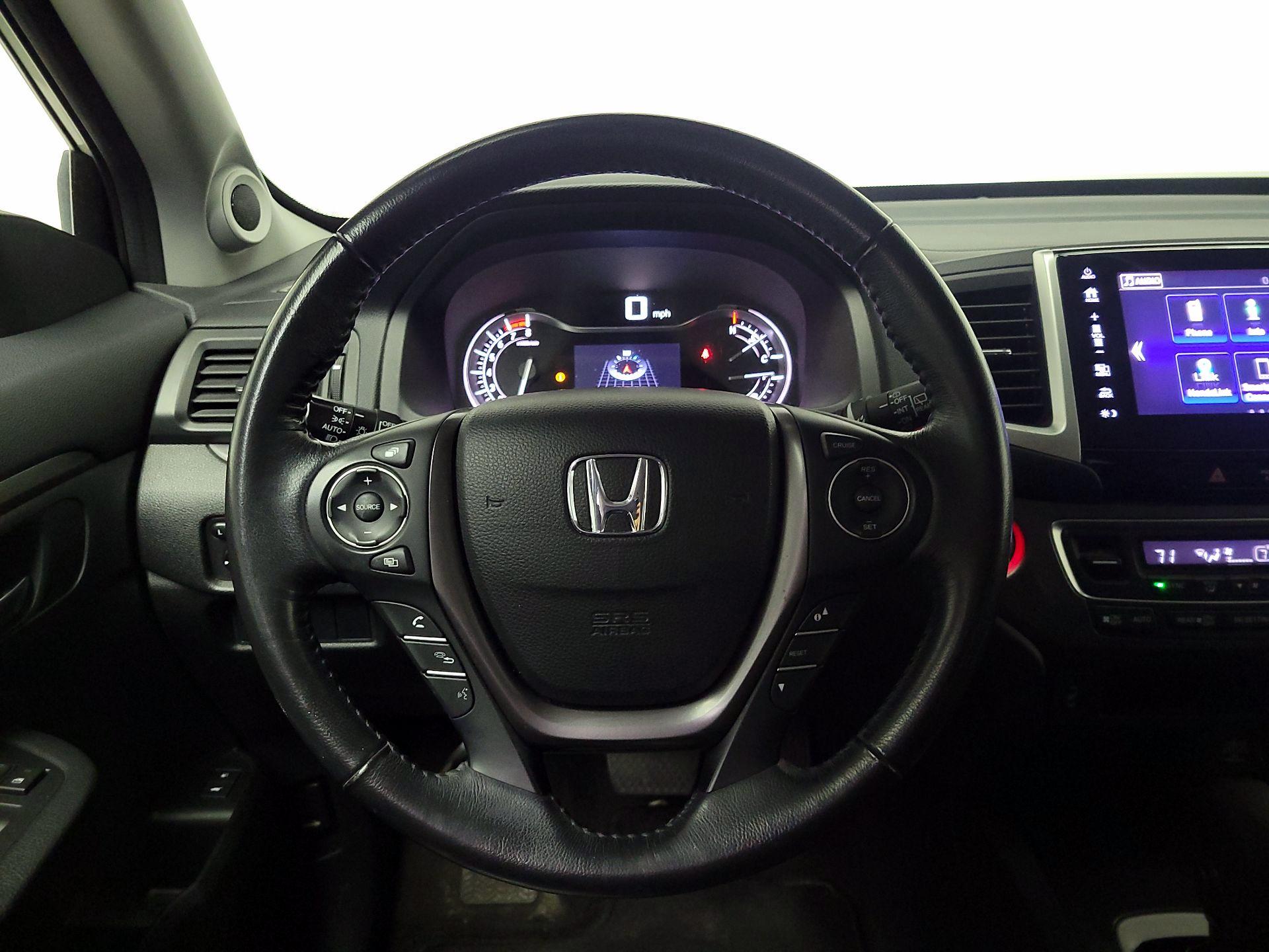 Thumbnail: 2018 Honda Pilot - 10