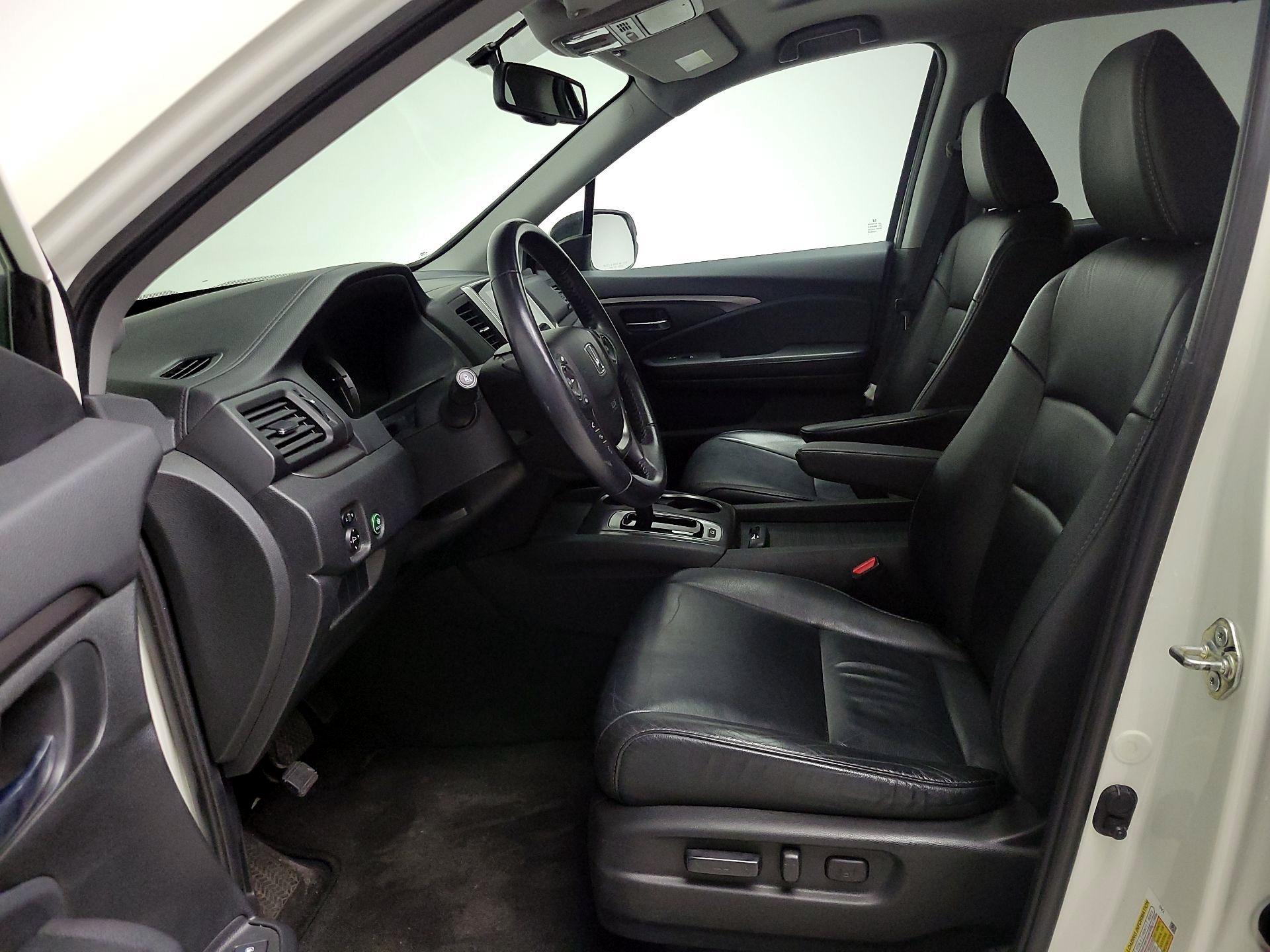 Thumbnail: 2018 Honda Pilot - 11